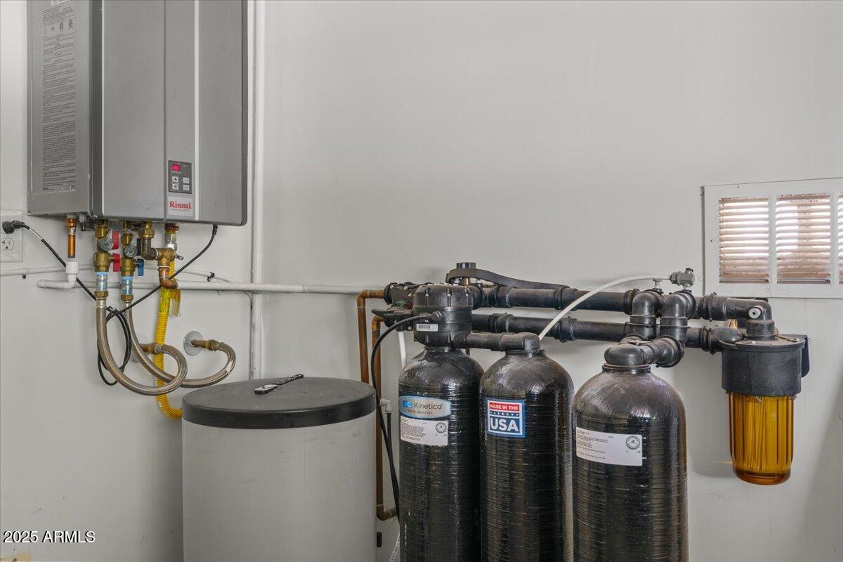 8337 E MINNEZONA Avenue