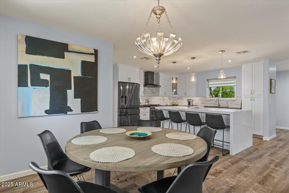 8337 E MINNEZONA Avenue