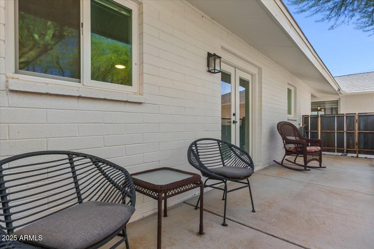 8337 E MINNEZONA Avenue