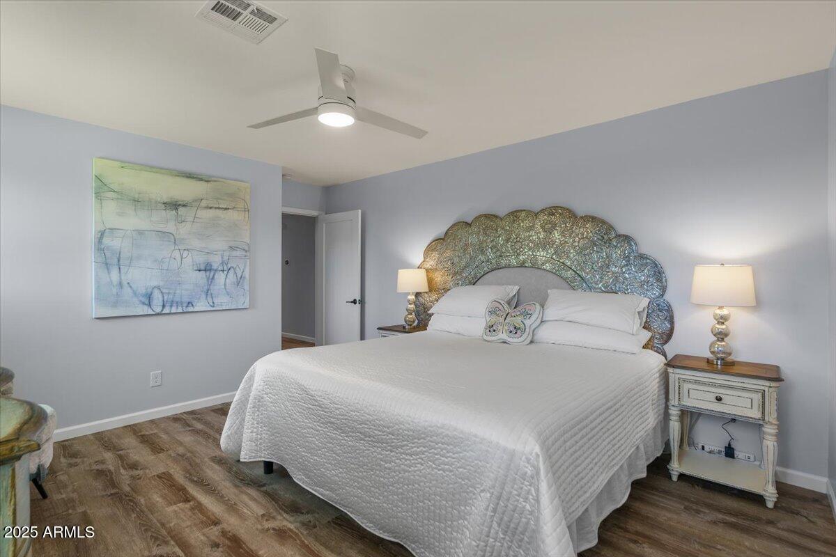 8337 E MINNEZONA Avenue