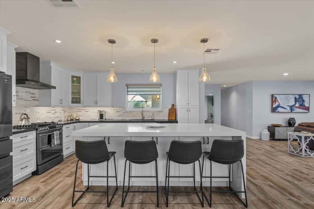 8337 E MINNEZONA Avenue