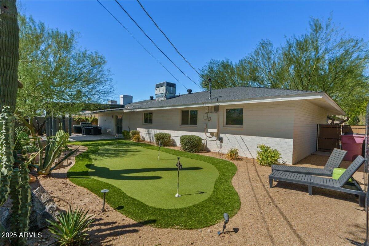 8337 E MINNEZONA Avenue