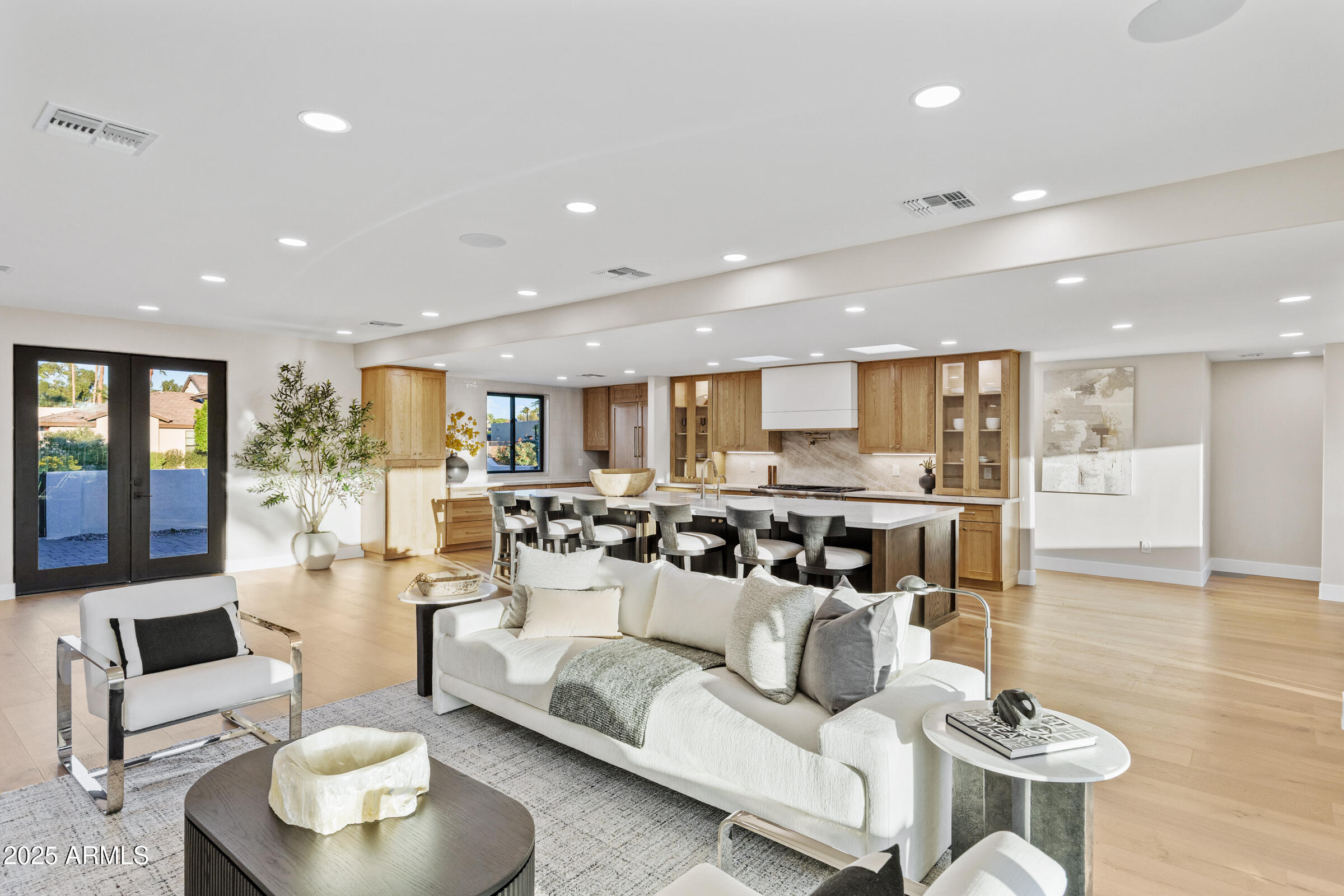 8436 N VIA LINDA