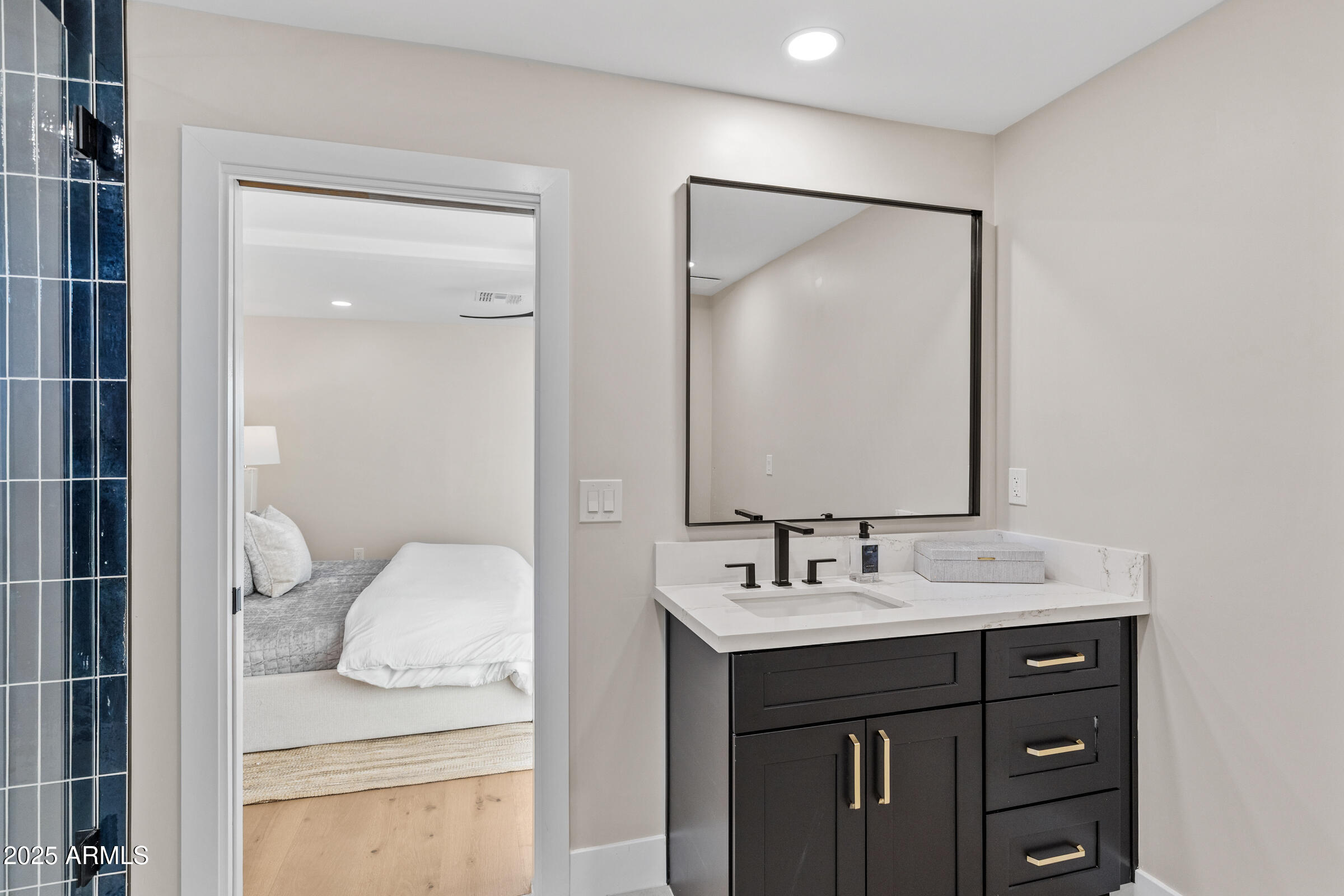 8436 N VIA LINDA