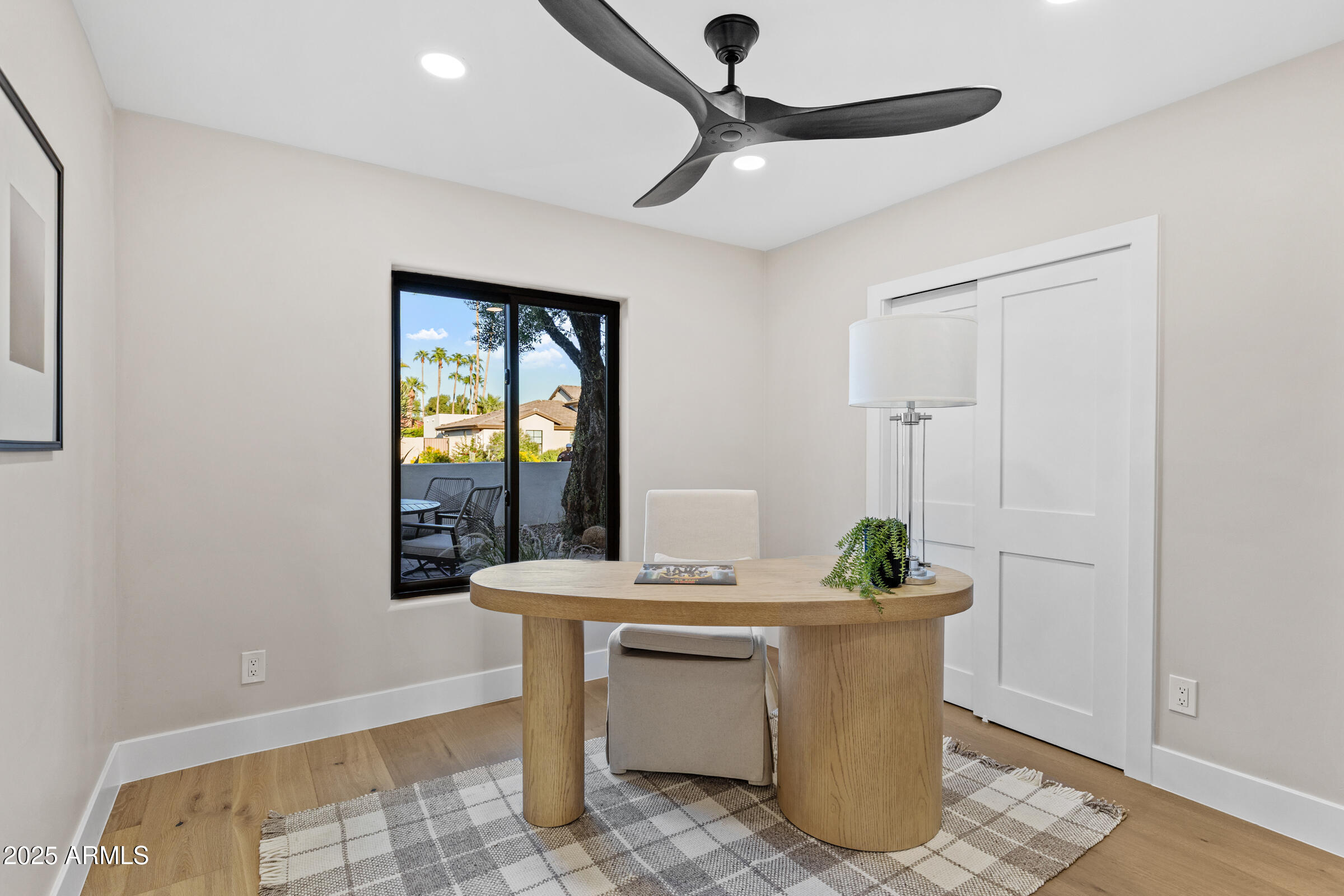 8436 N VIA LINDA