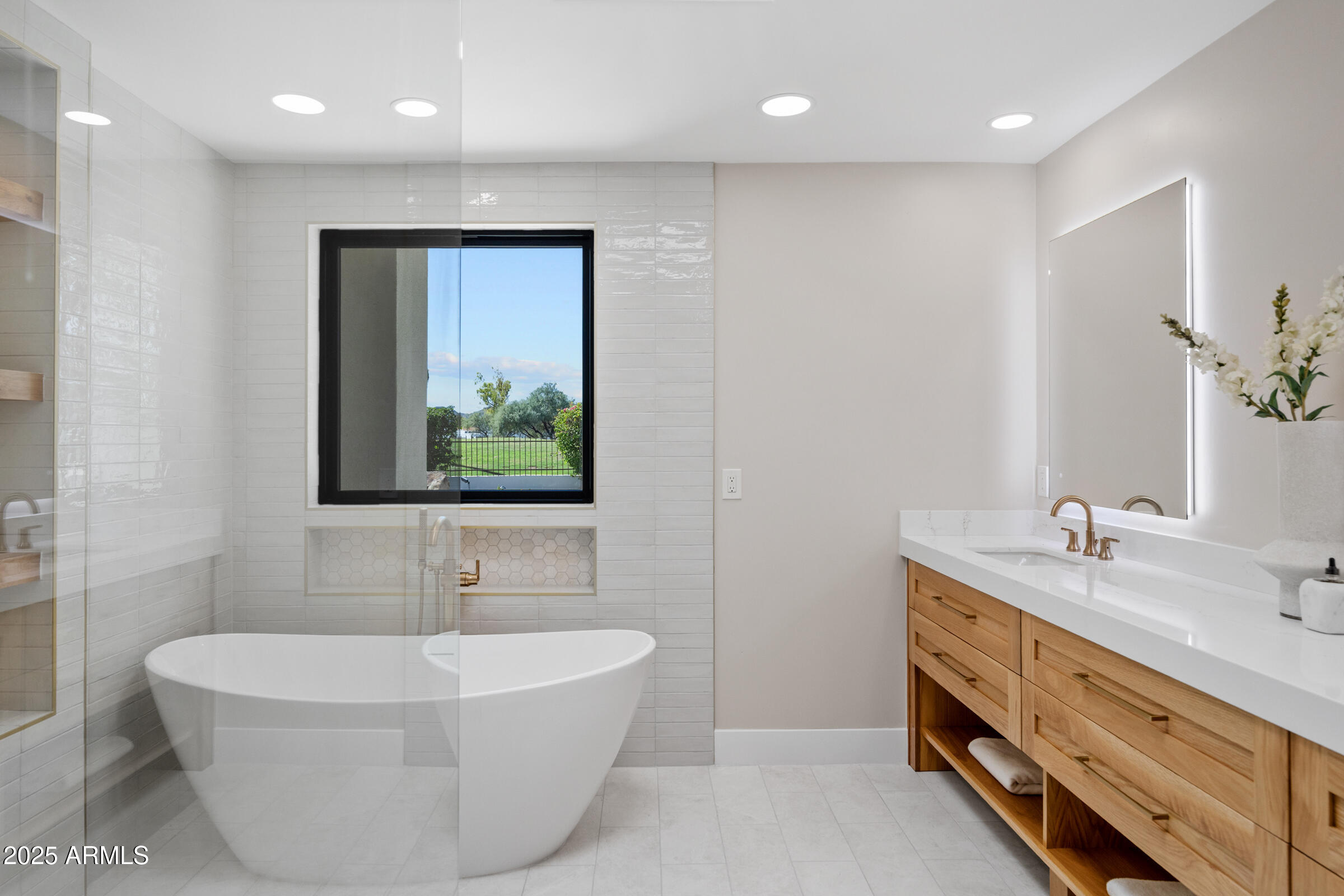 8436 N VIA LINDA