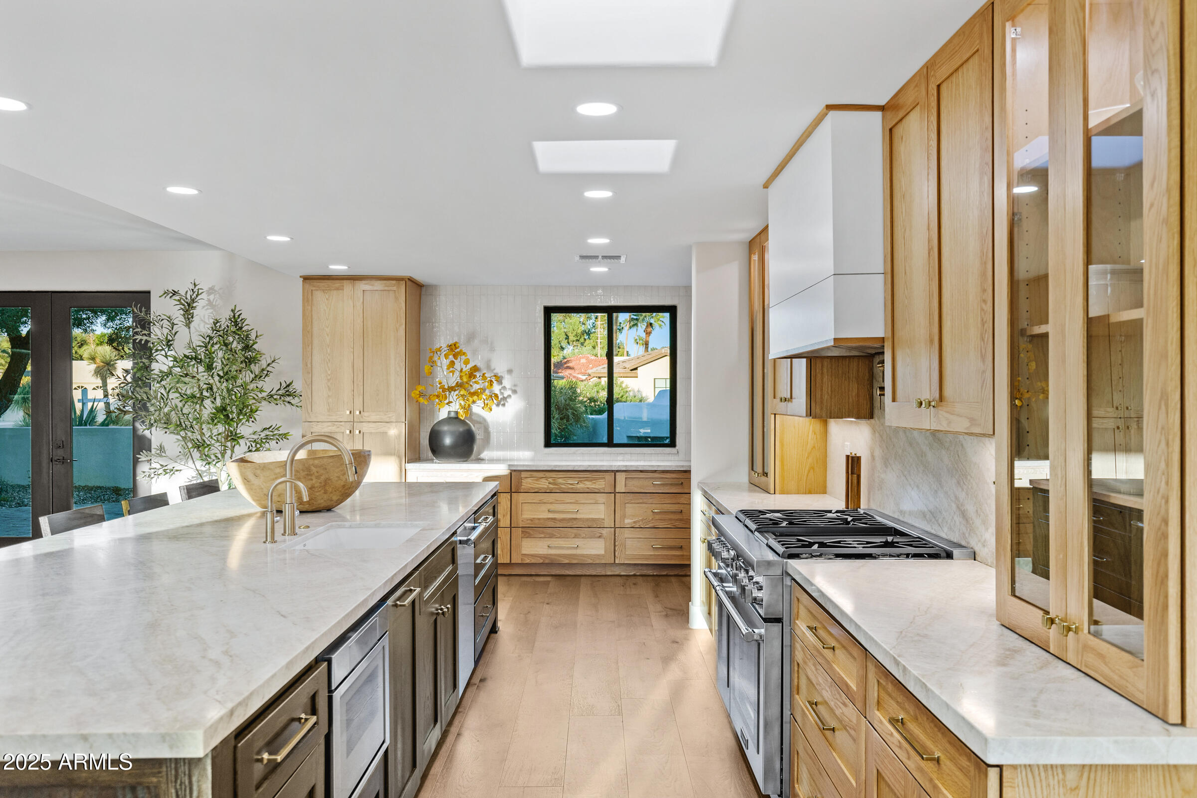 8436 N VIA LINDA