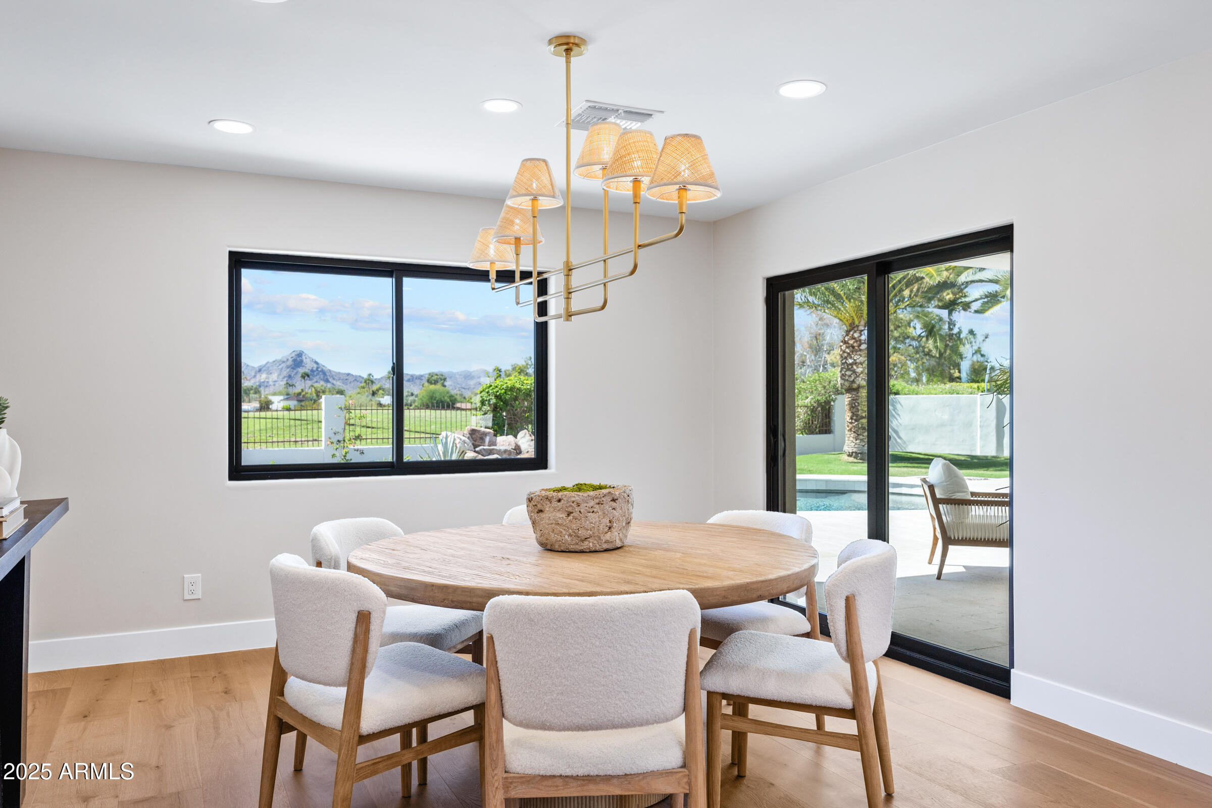 8436 N VIA LINDA