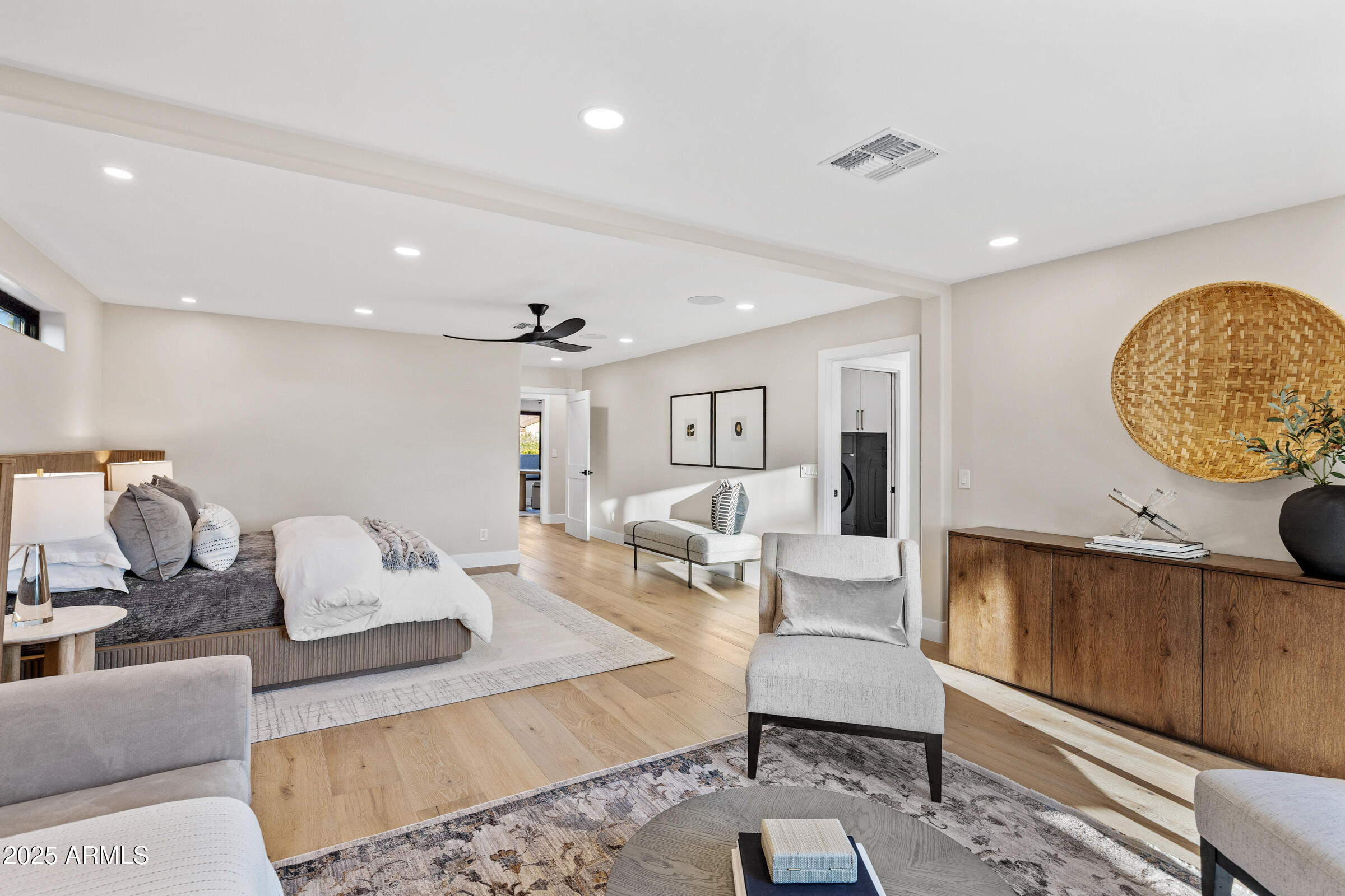 8436 N VIA LINDA
