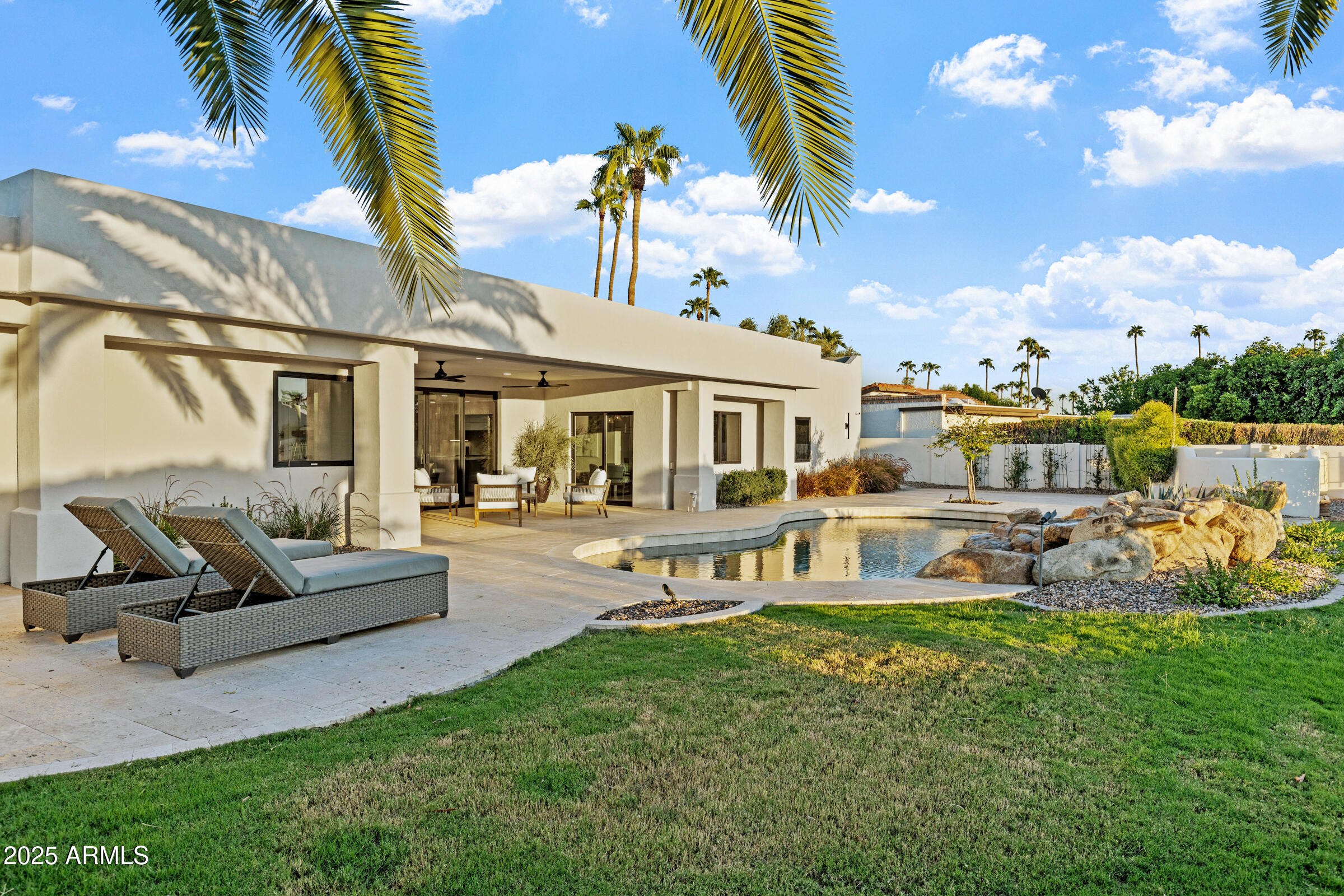 8436 N VIA LINDA
