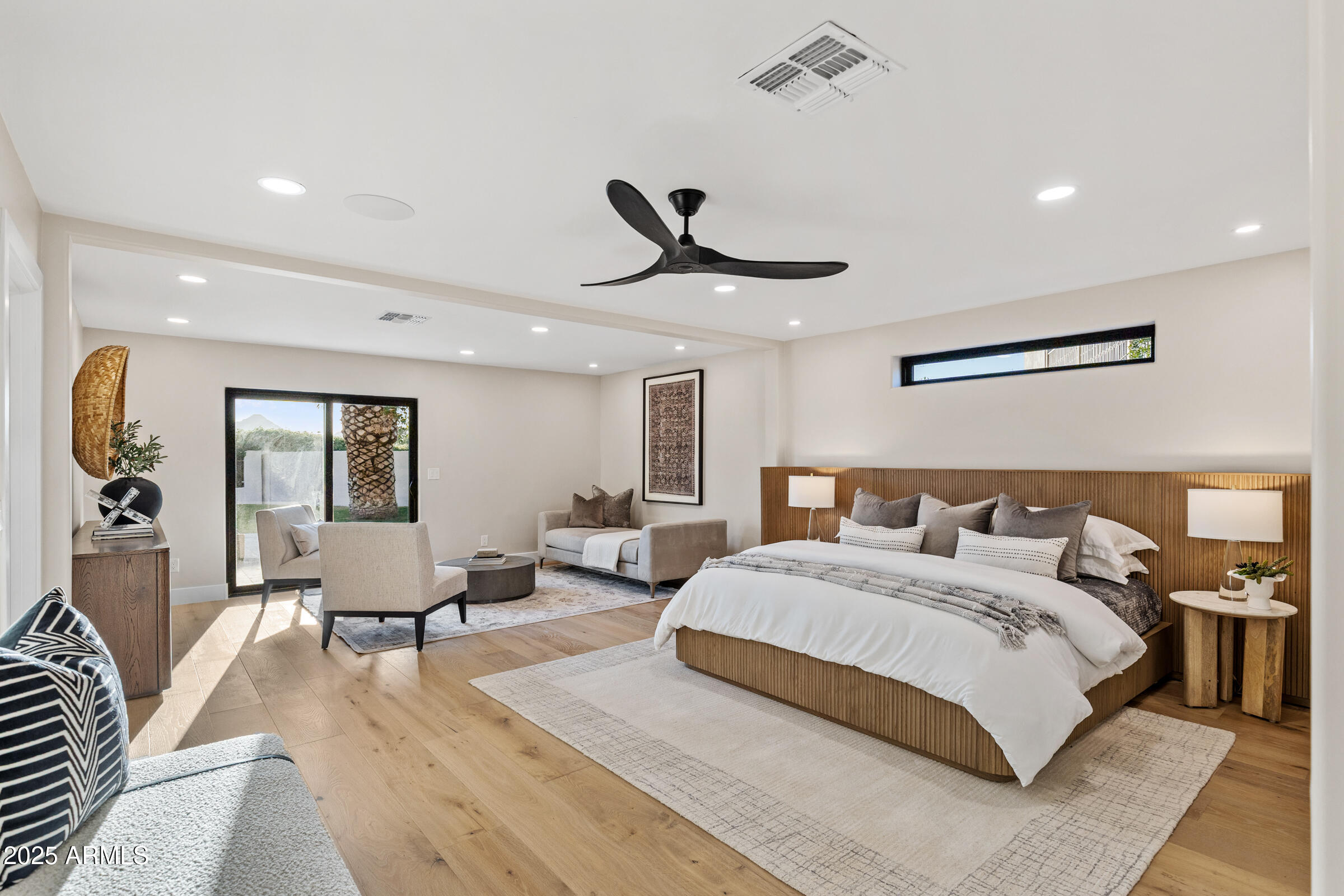 8436 N VIA LINDA