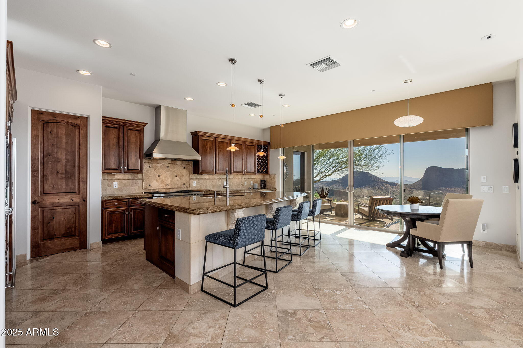 10826 N SKYLINE Drive