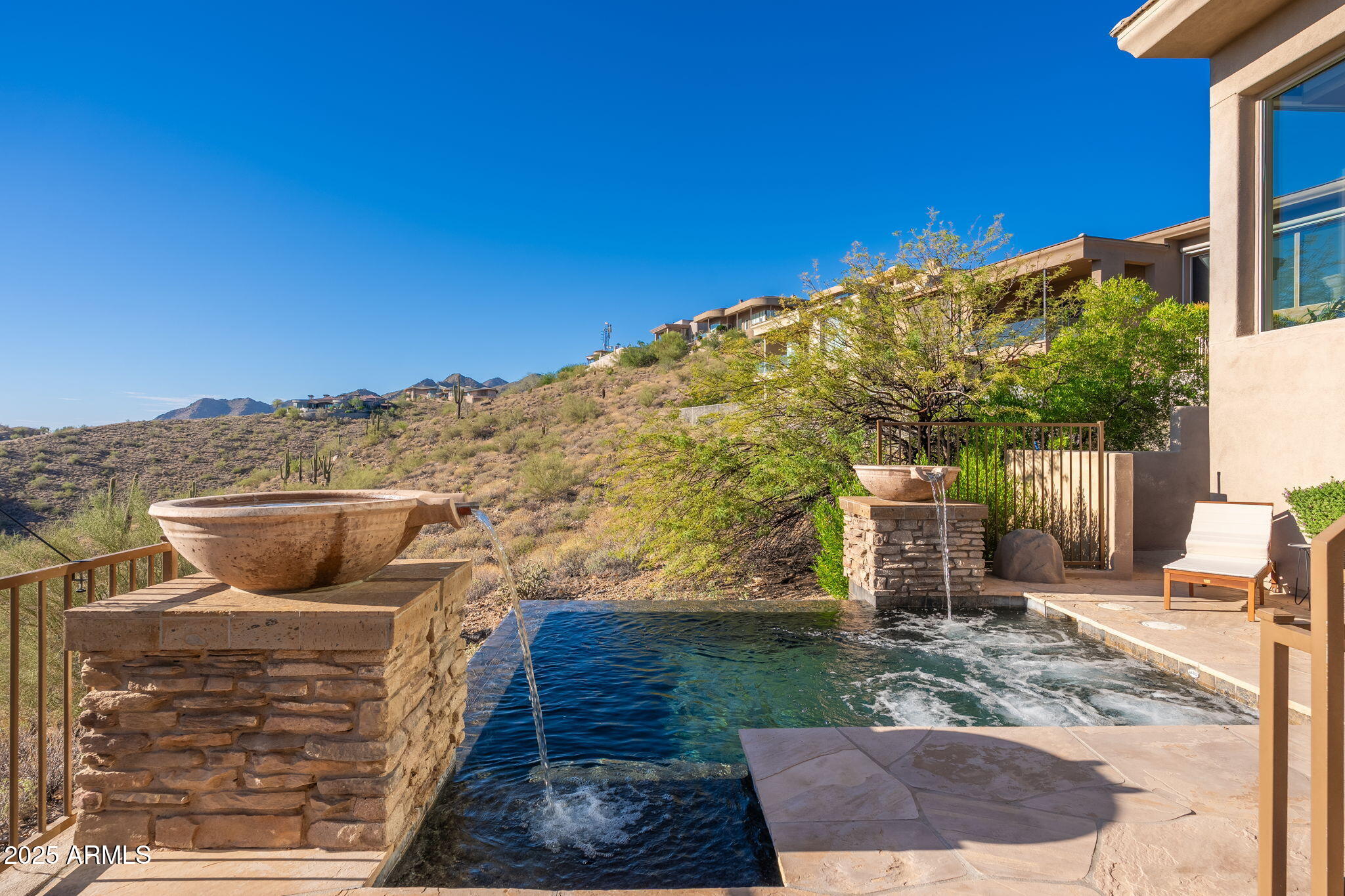 10826 N SKYLINE Drive
