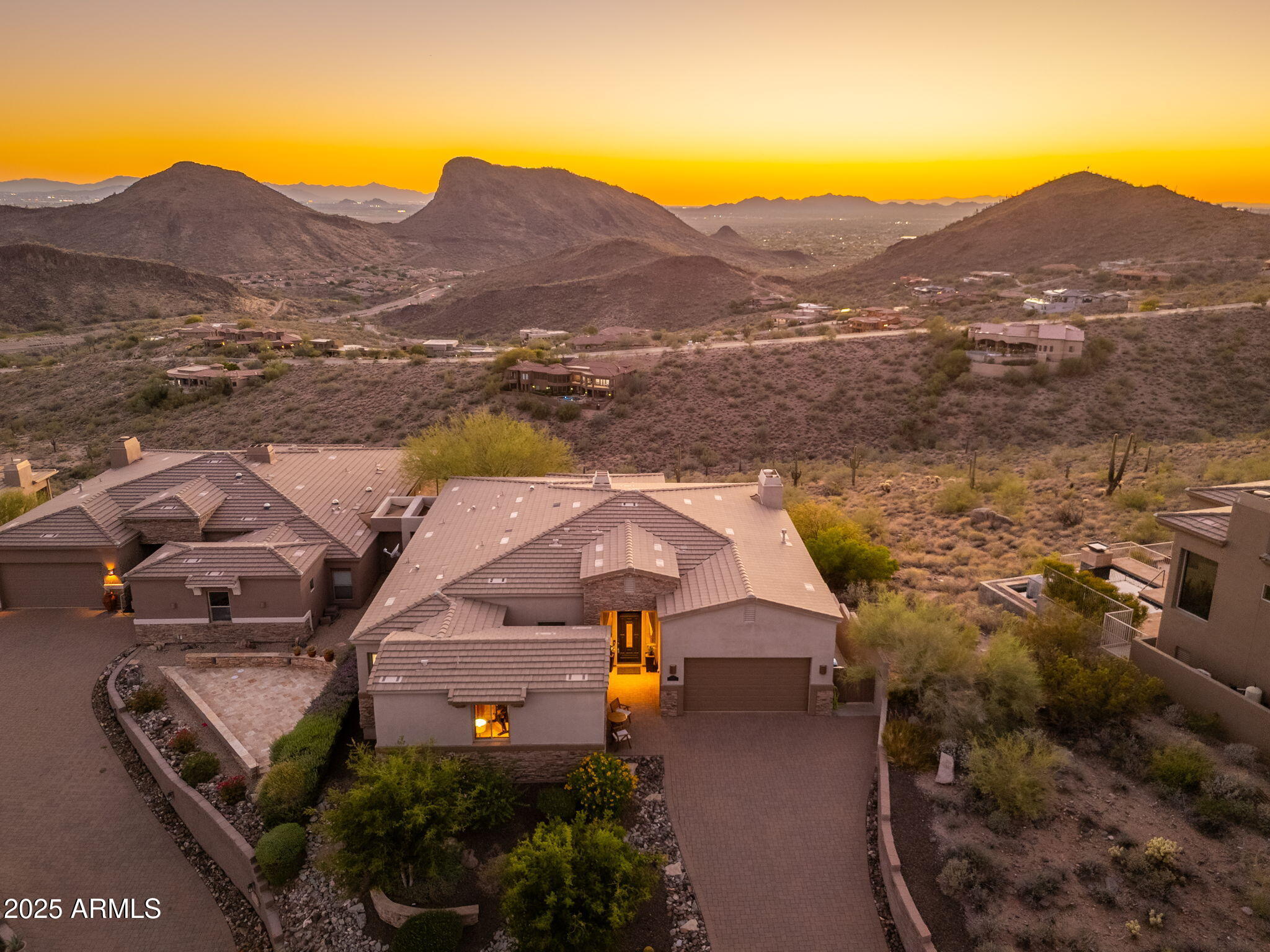 10826 N SKYLINE Drive