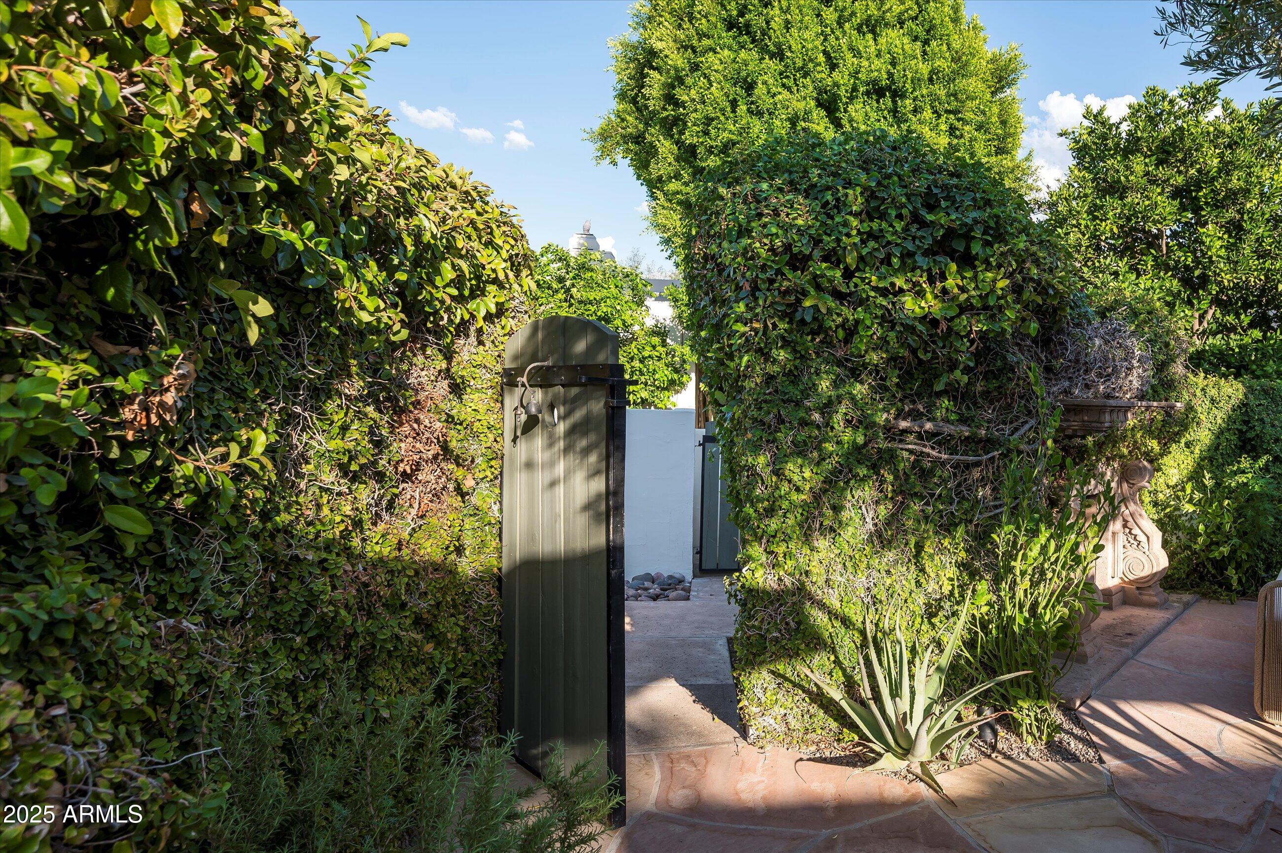 5101 N CASA BLANCA Drive 215