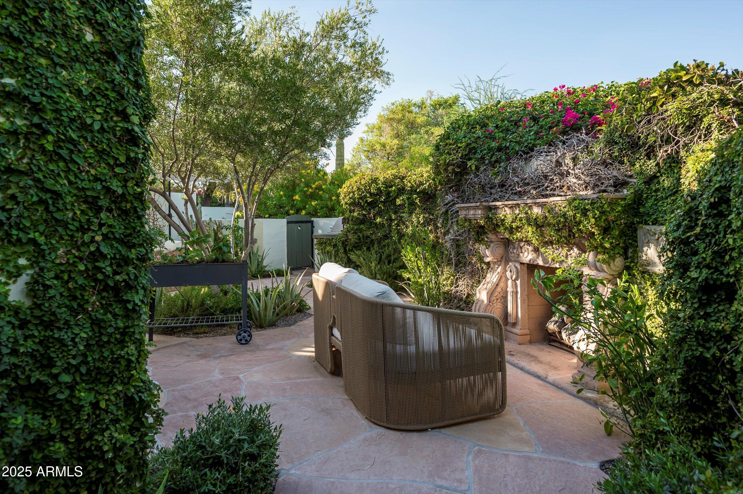 5101 N CASA BLANCA Drive 215