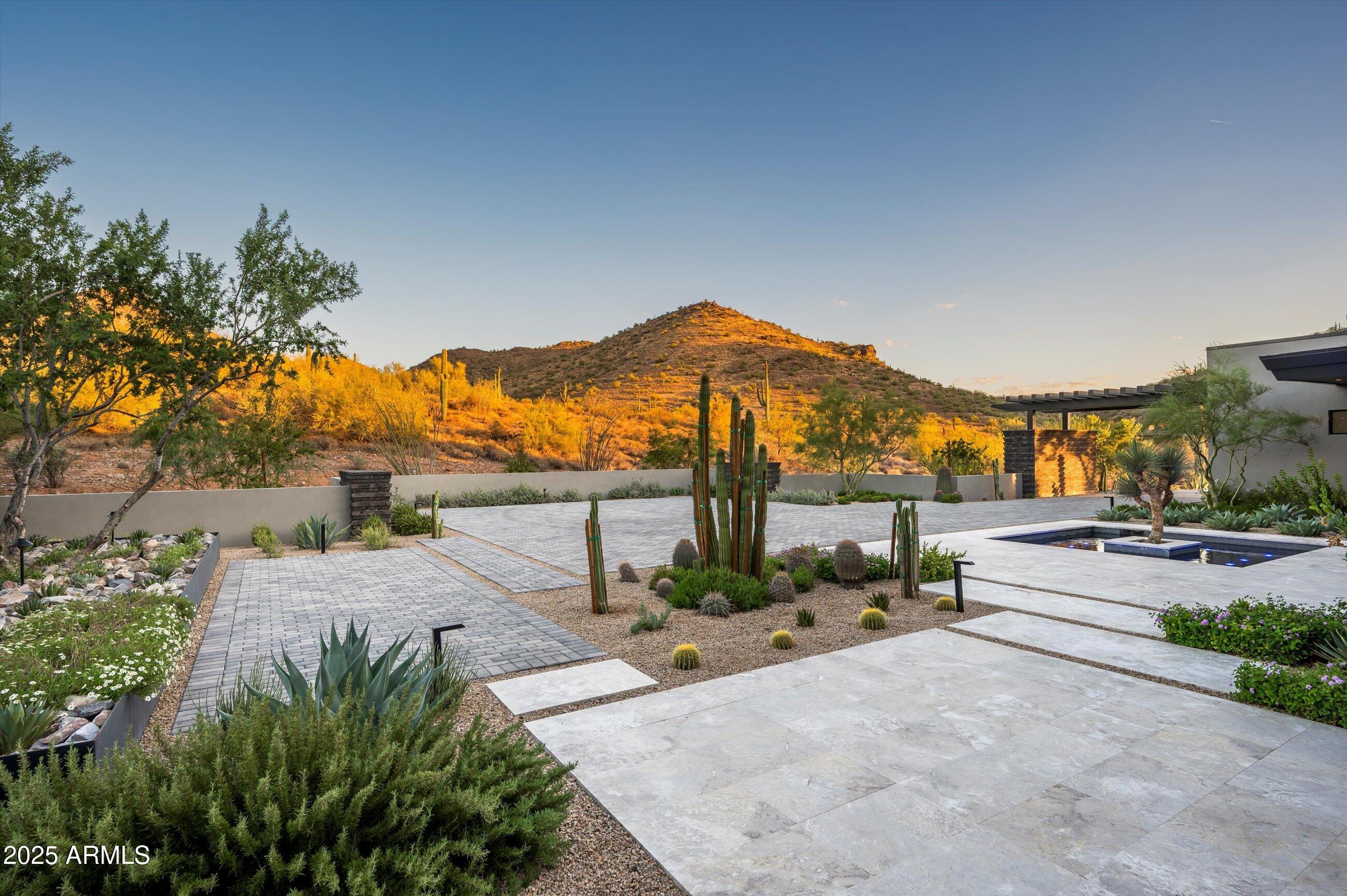 10784 E PINNACLE PEAK Road