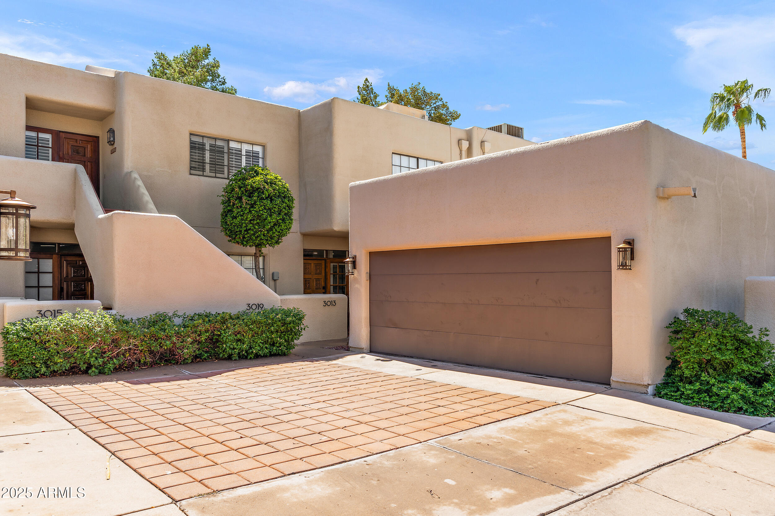 3013 E ROSE Lane