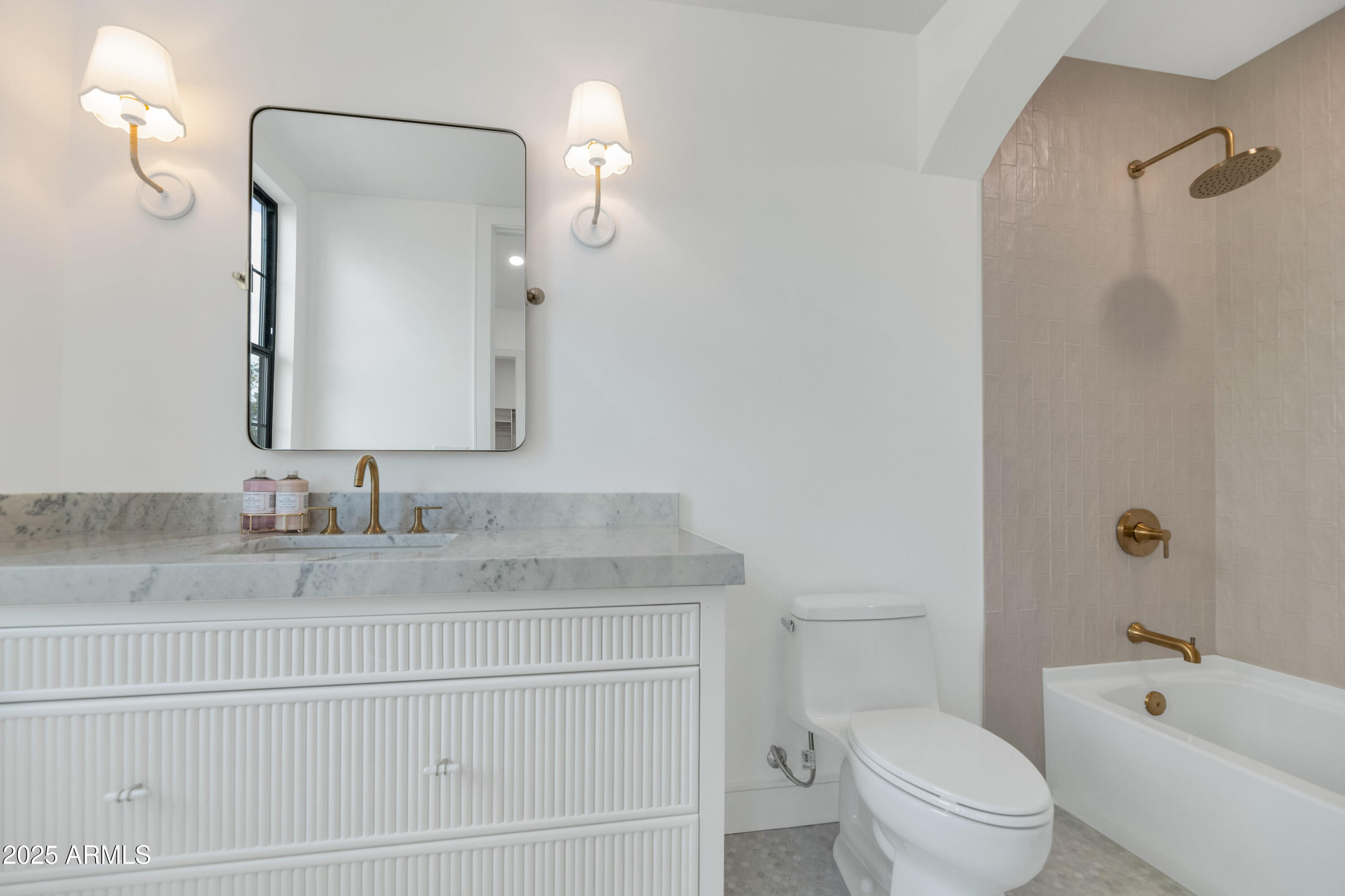 4244 N 45TH Place