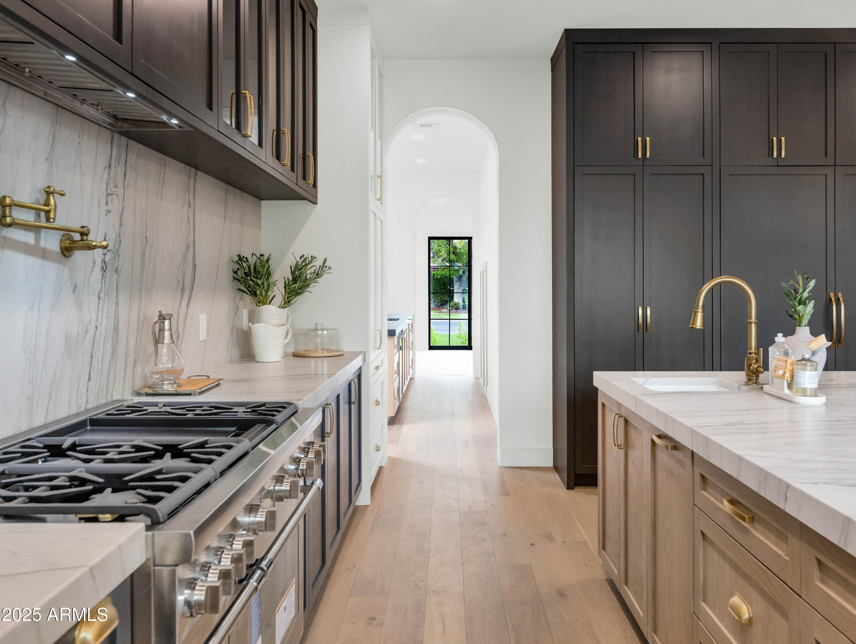 4244 N 45TH Place