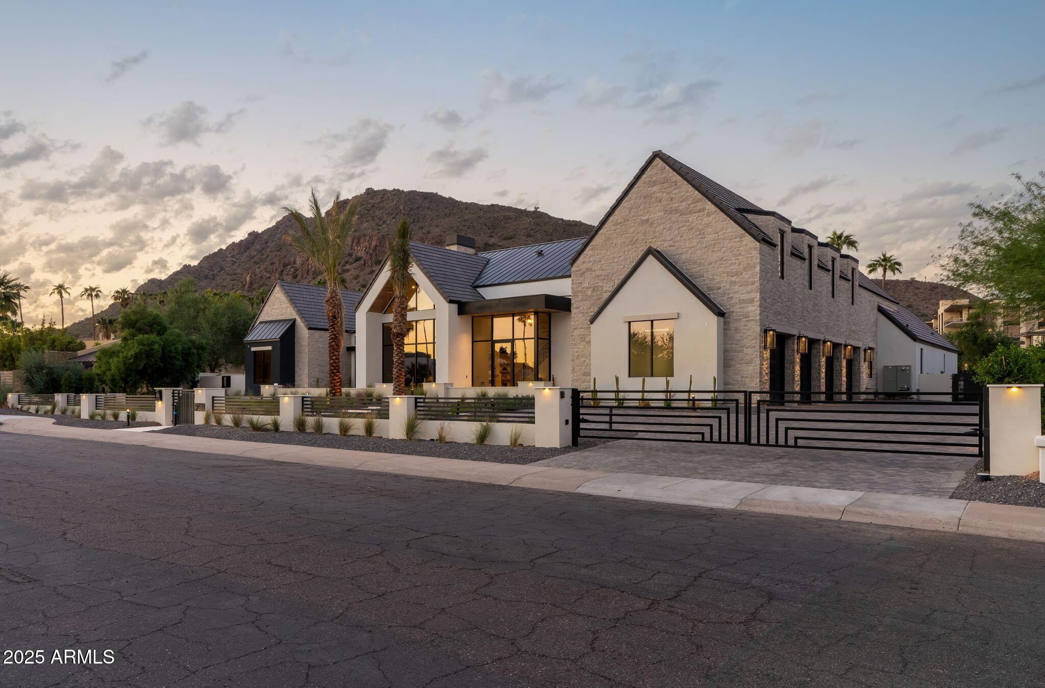 6230 E HILLCREST Boulevard