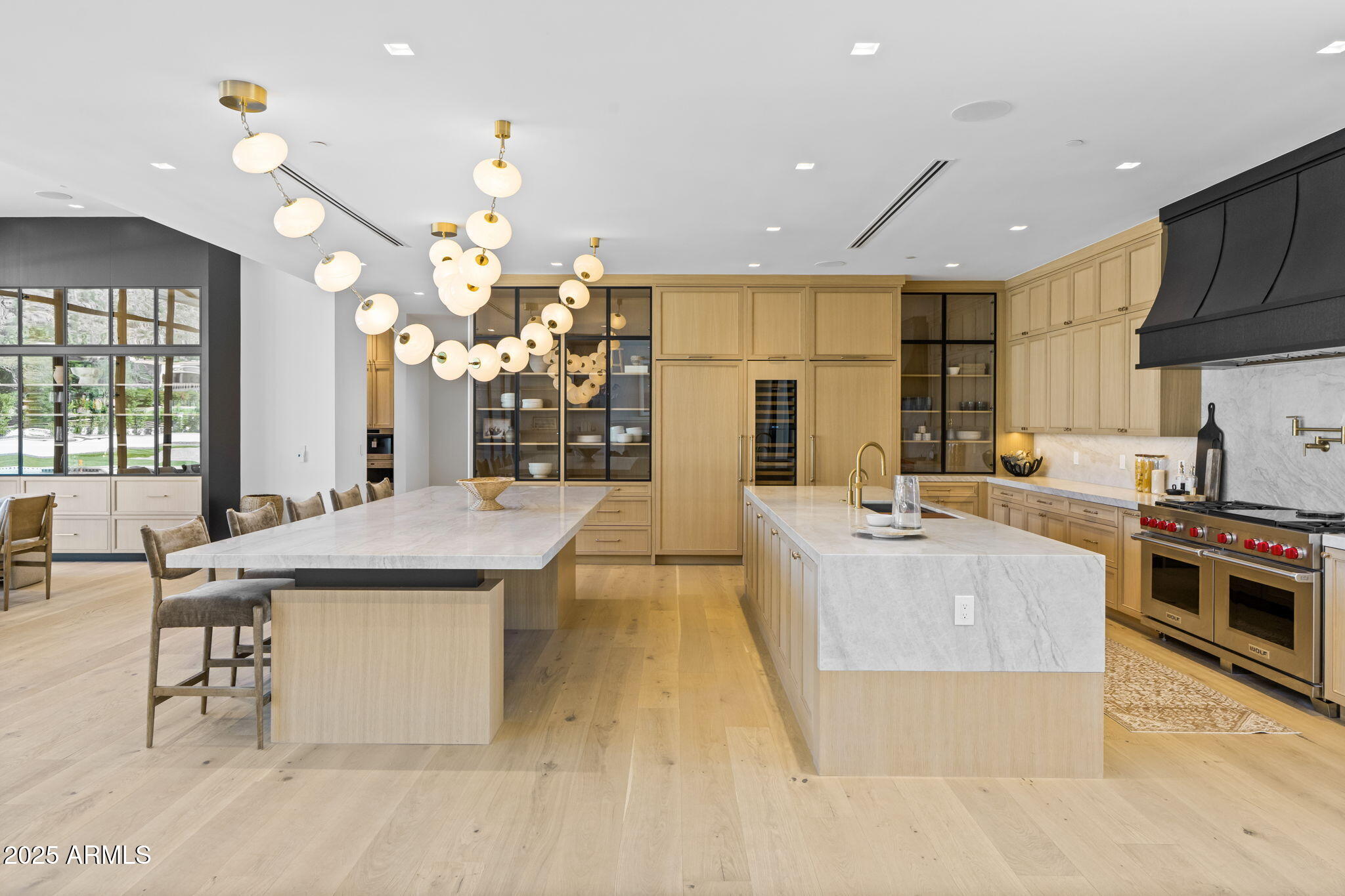 6230 E HILLCREST Boulevard