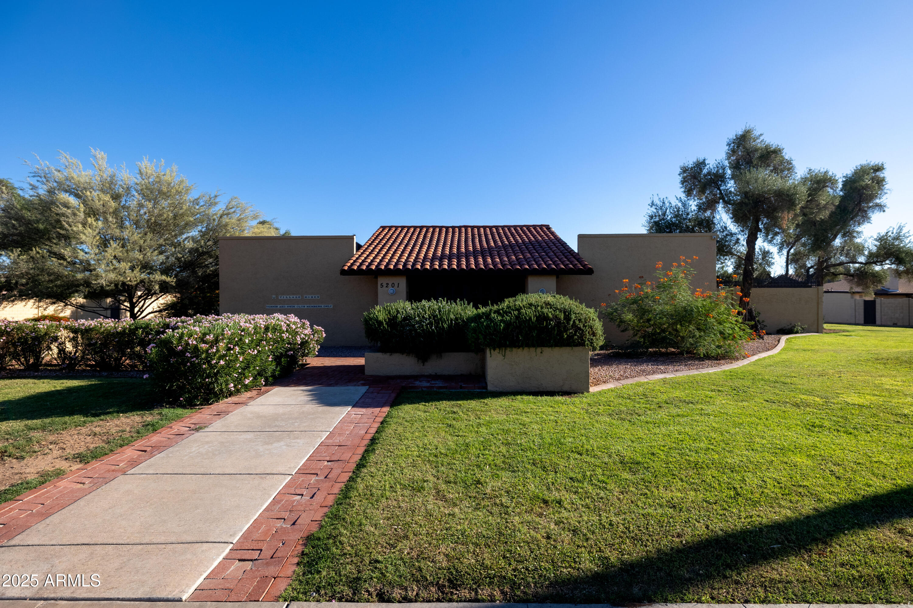 5209 W PALO VERDE Avenue