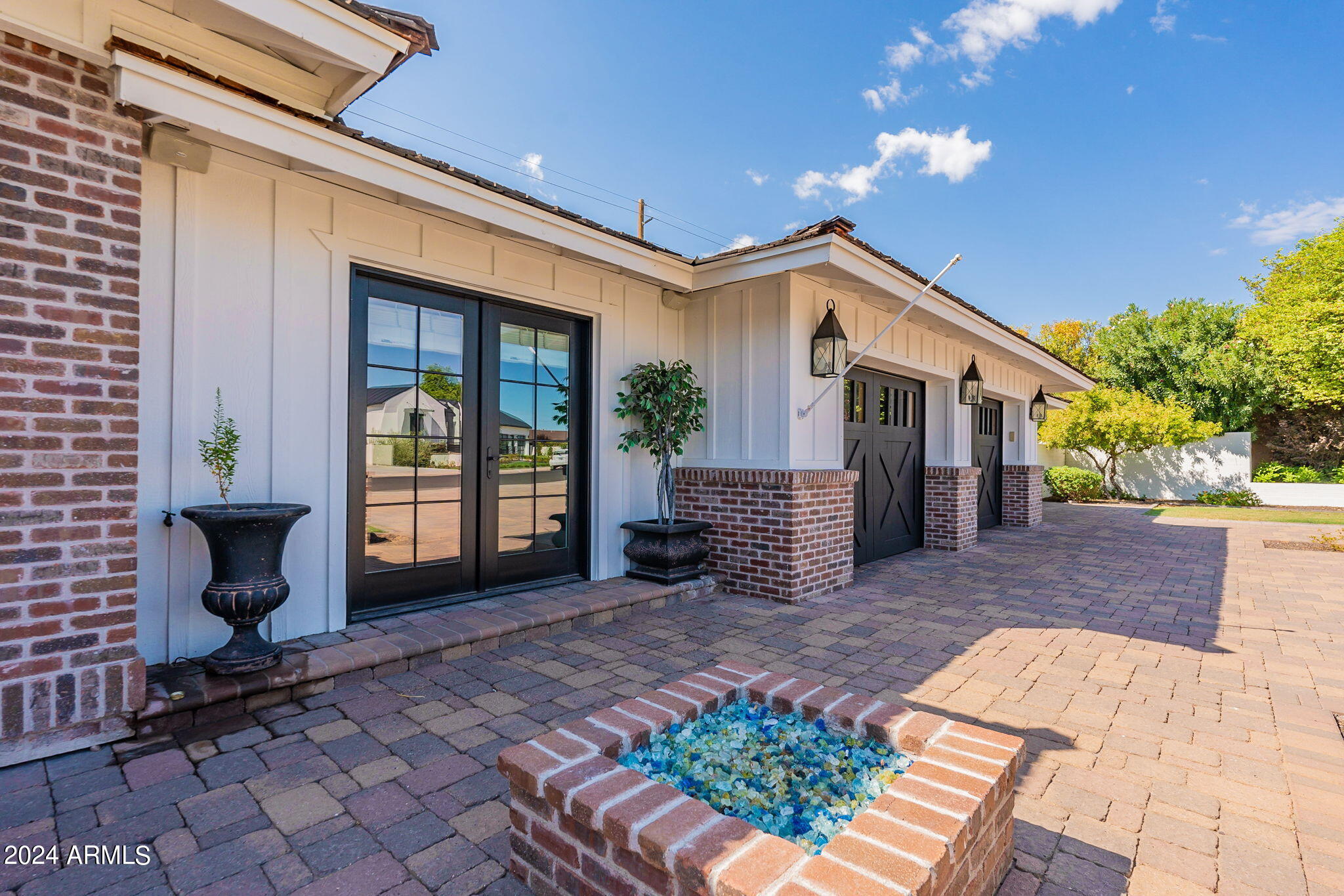 6433 E Calle Camelia