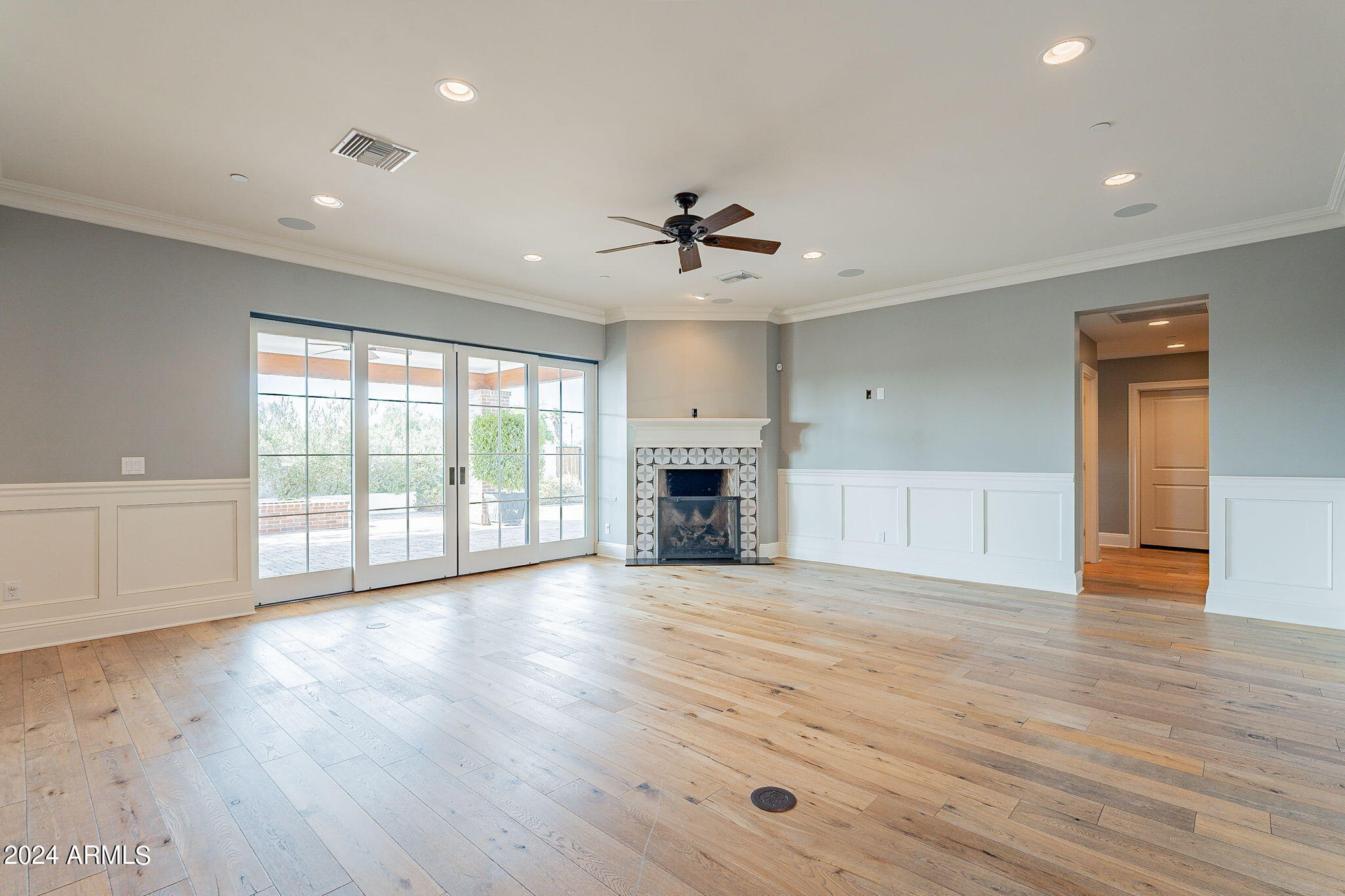 6433 E Calle Camelia