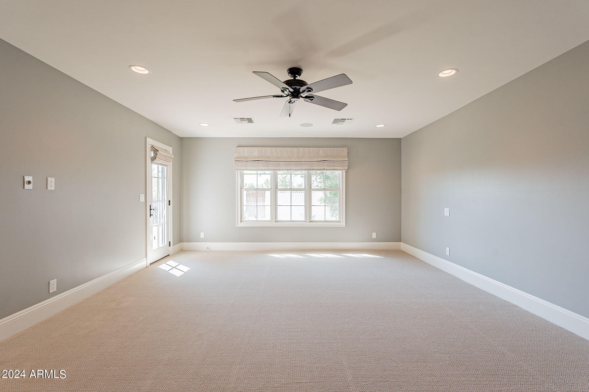 6433 E Calle Camelia