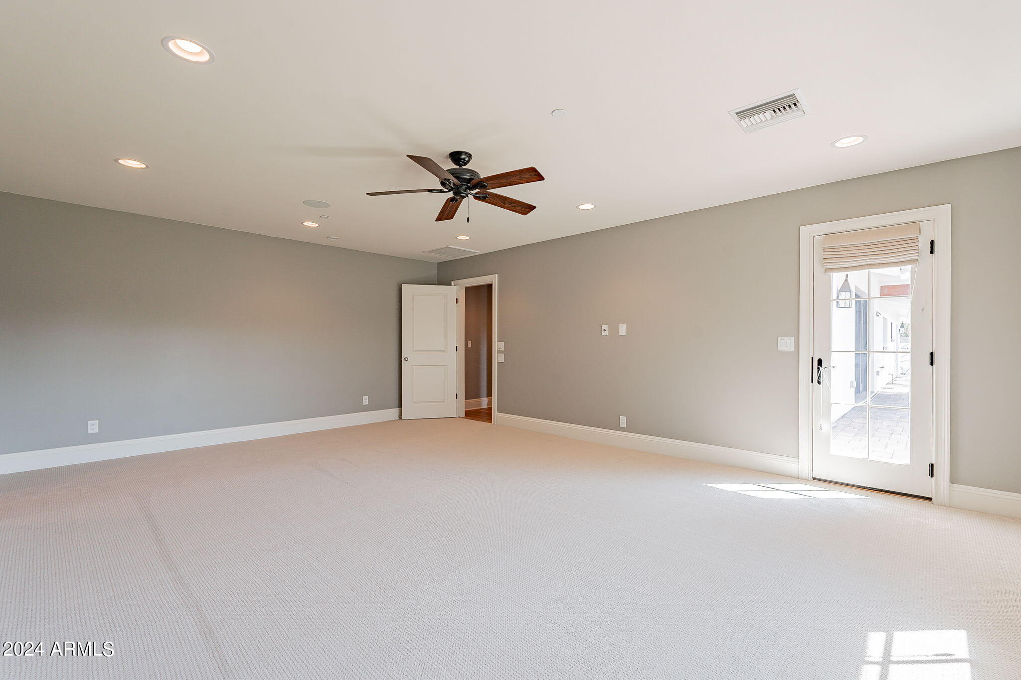 6433 E Calle Camelia