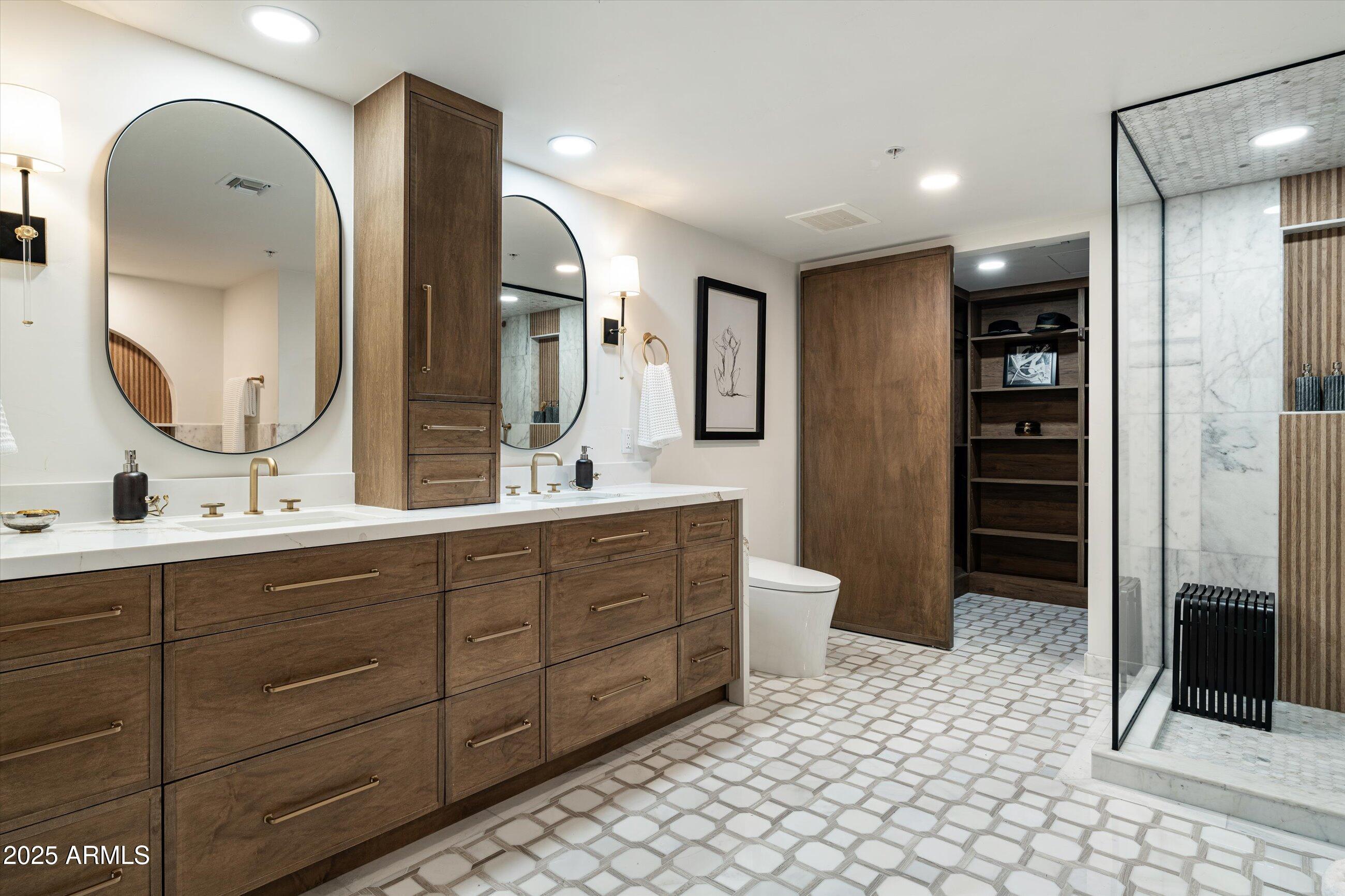 6803 E MAIN Street, 5511