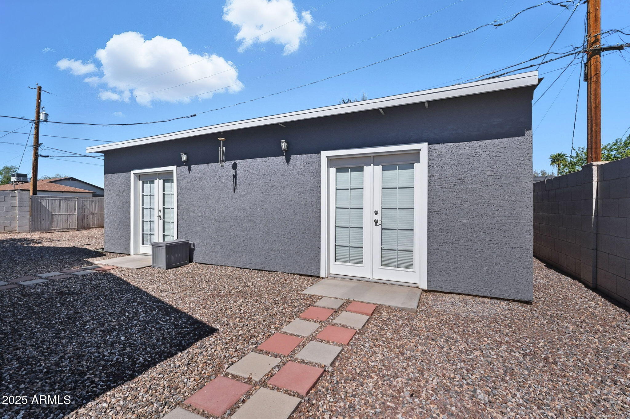 2148 W Campbell Avenue