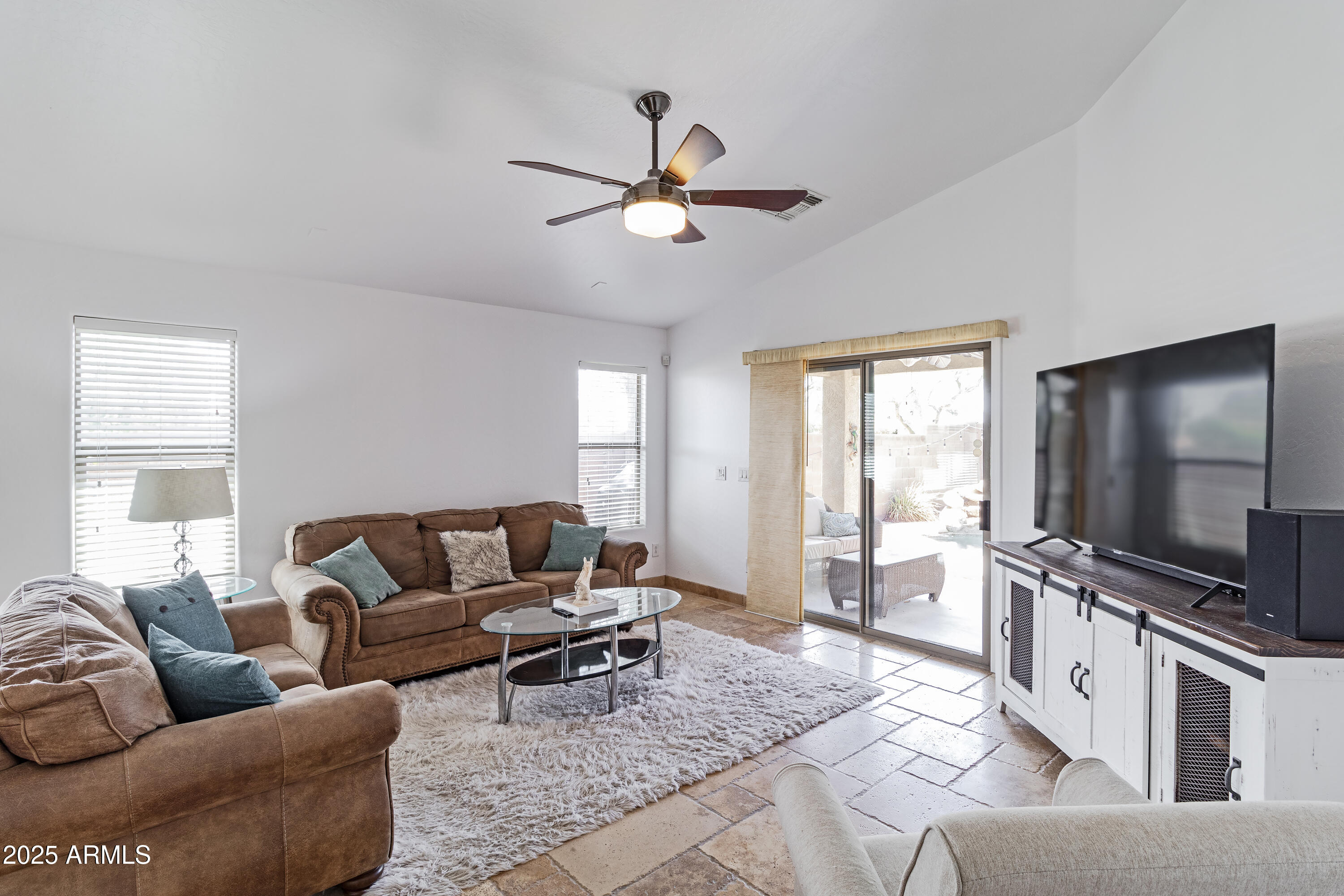 321 W DEXTER Way