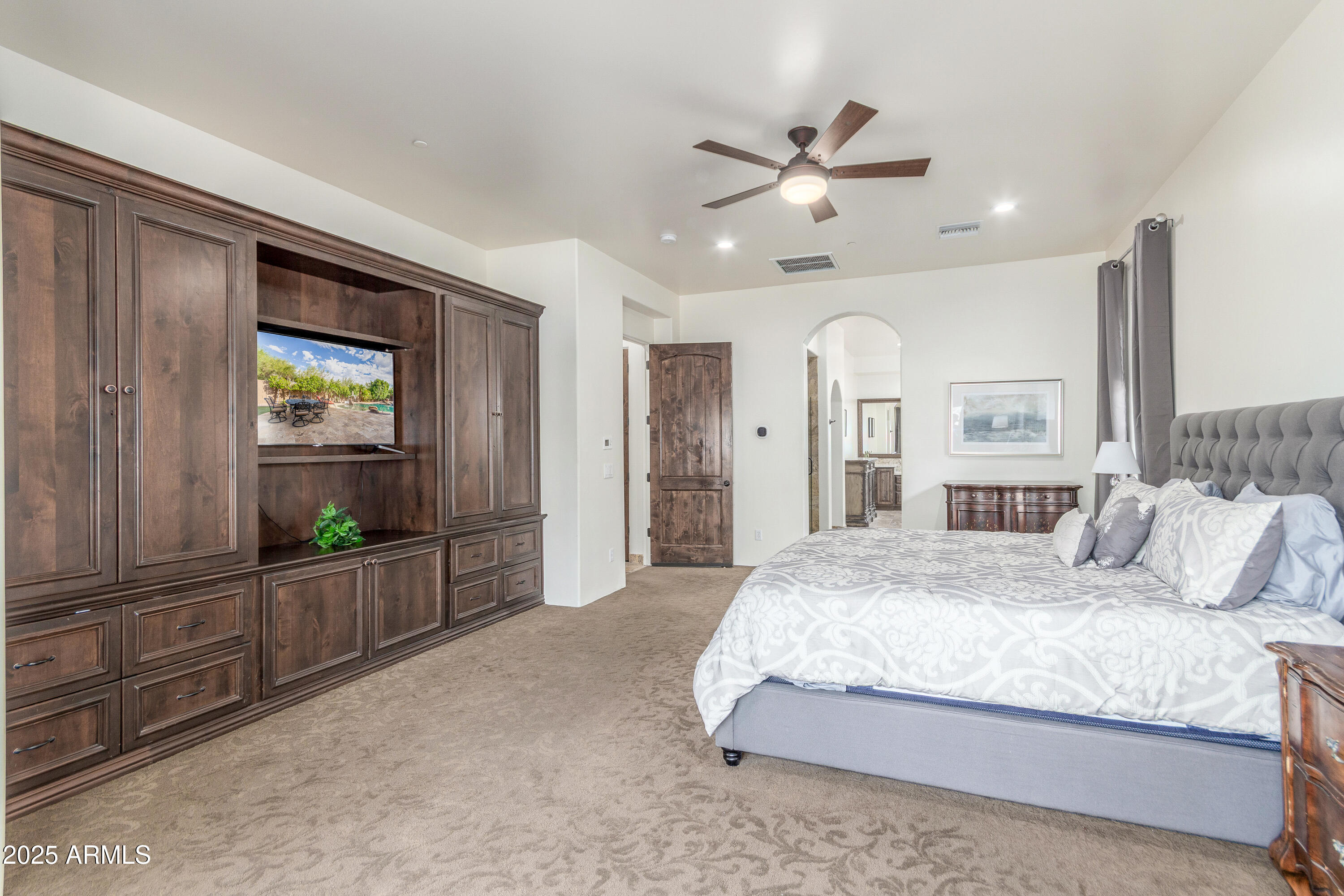 5415 E HALLIHAN Drive