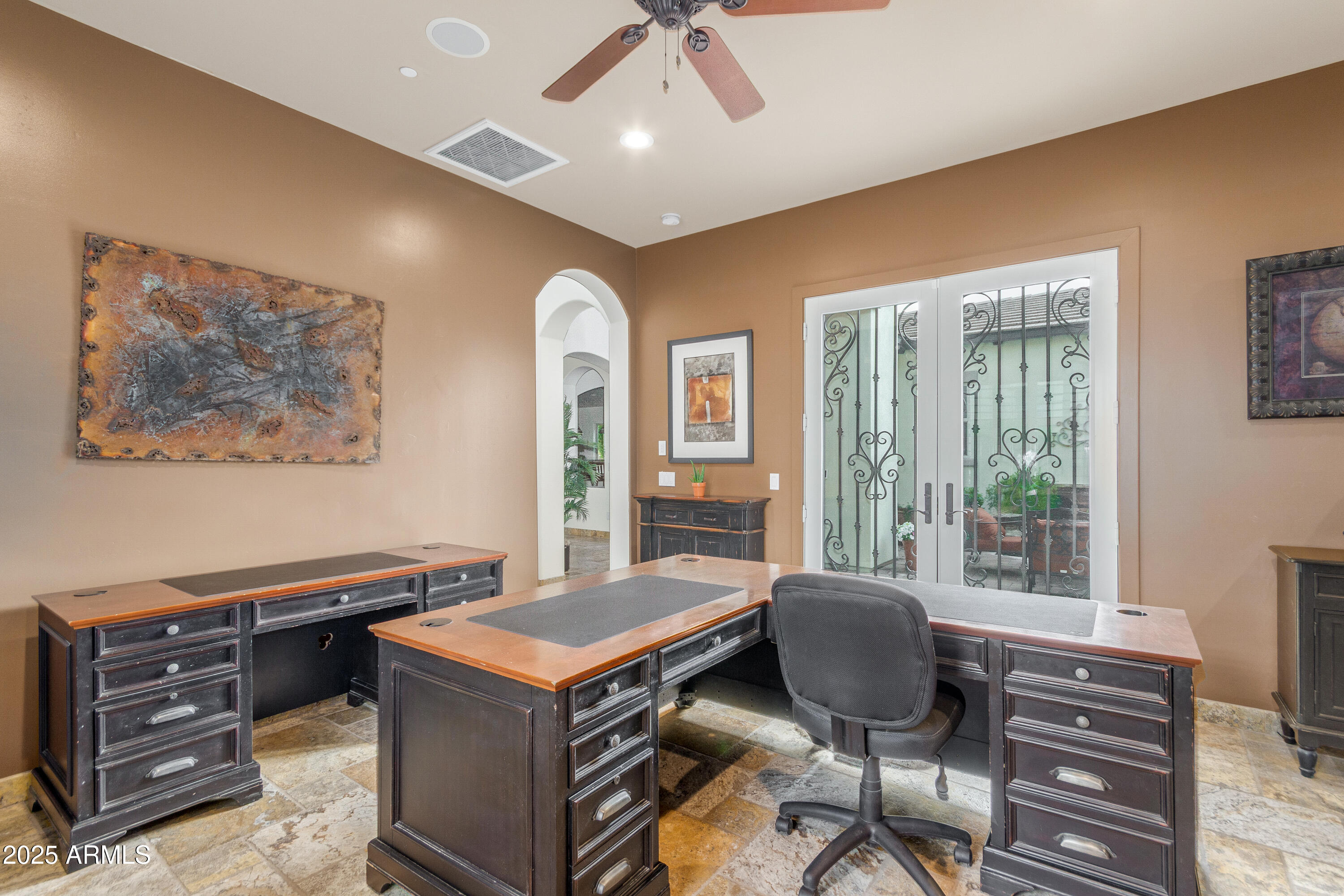 5415 E HALLIHAN Drive