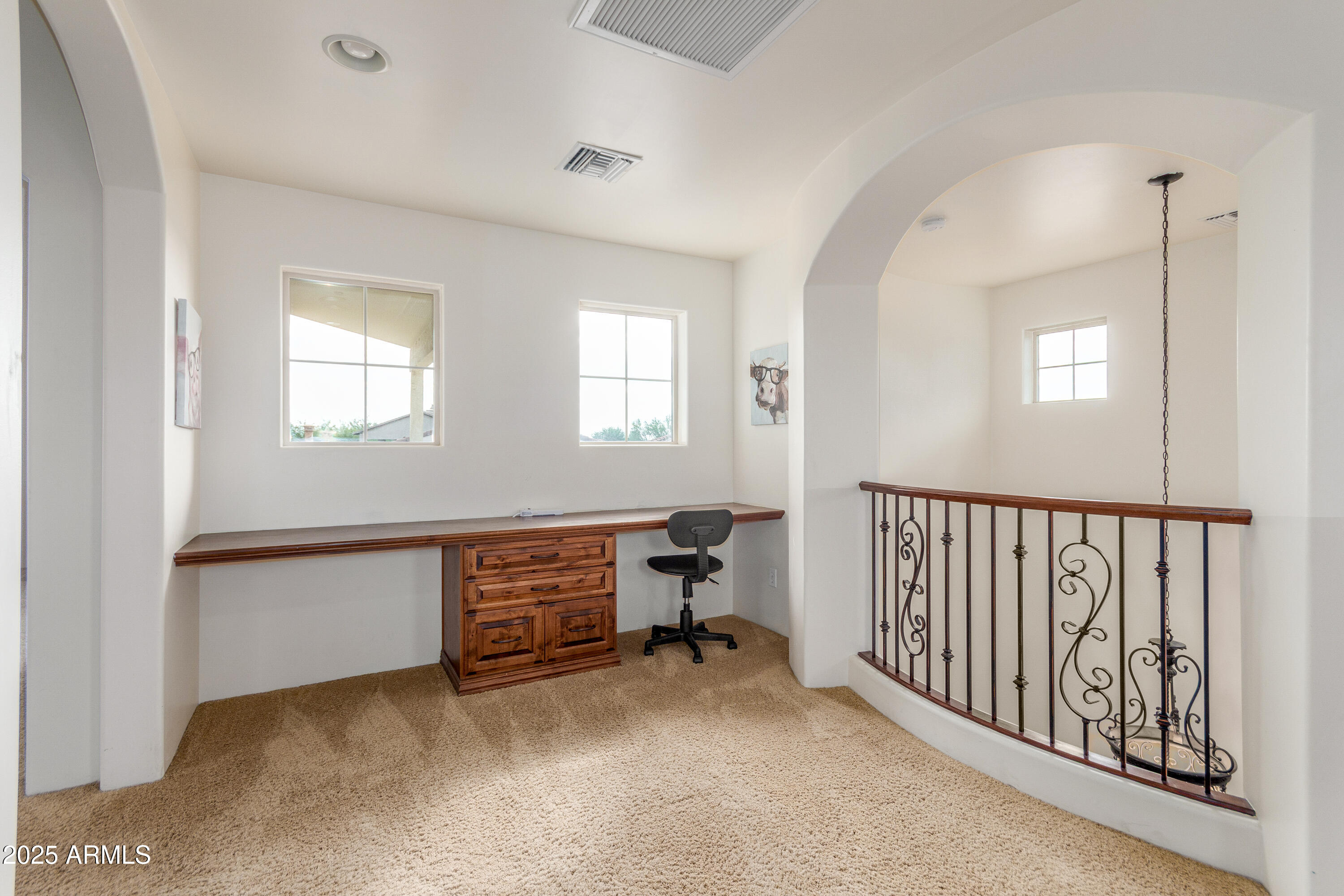 5415 E HALLIHAN Drive