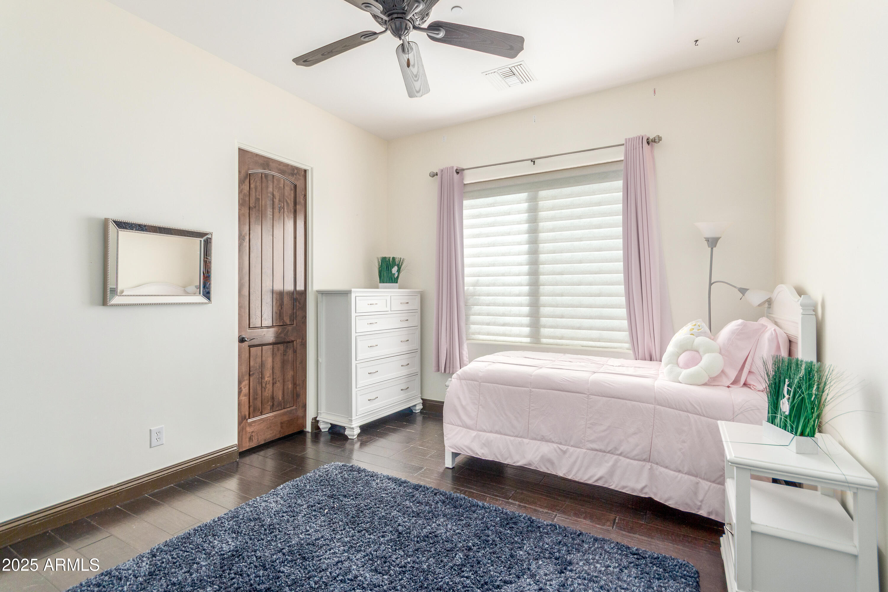 5415 E HALLIHAN Drive