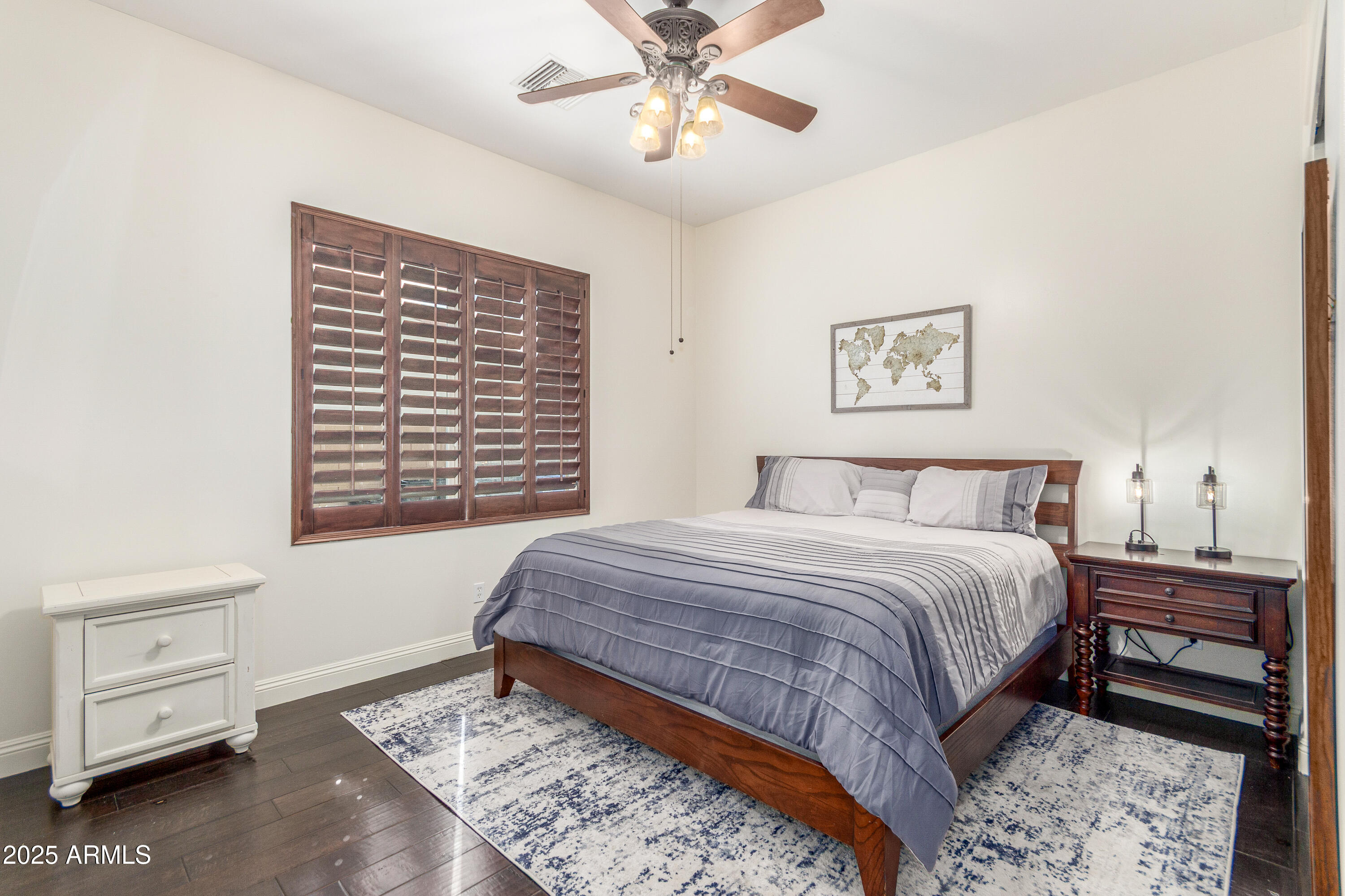 5415 E HALLIHAN Drive