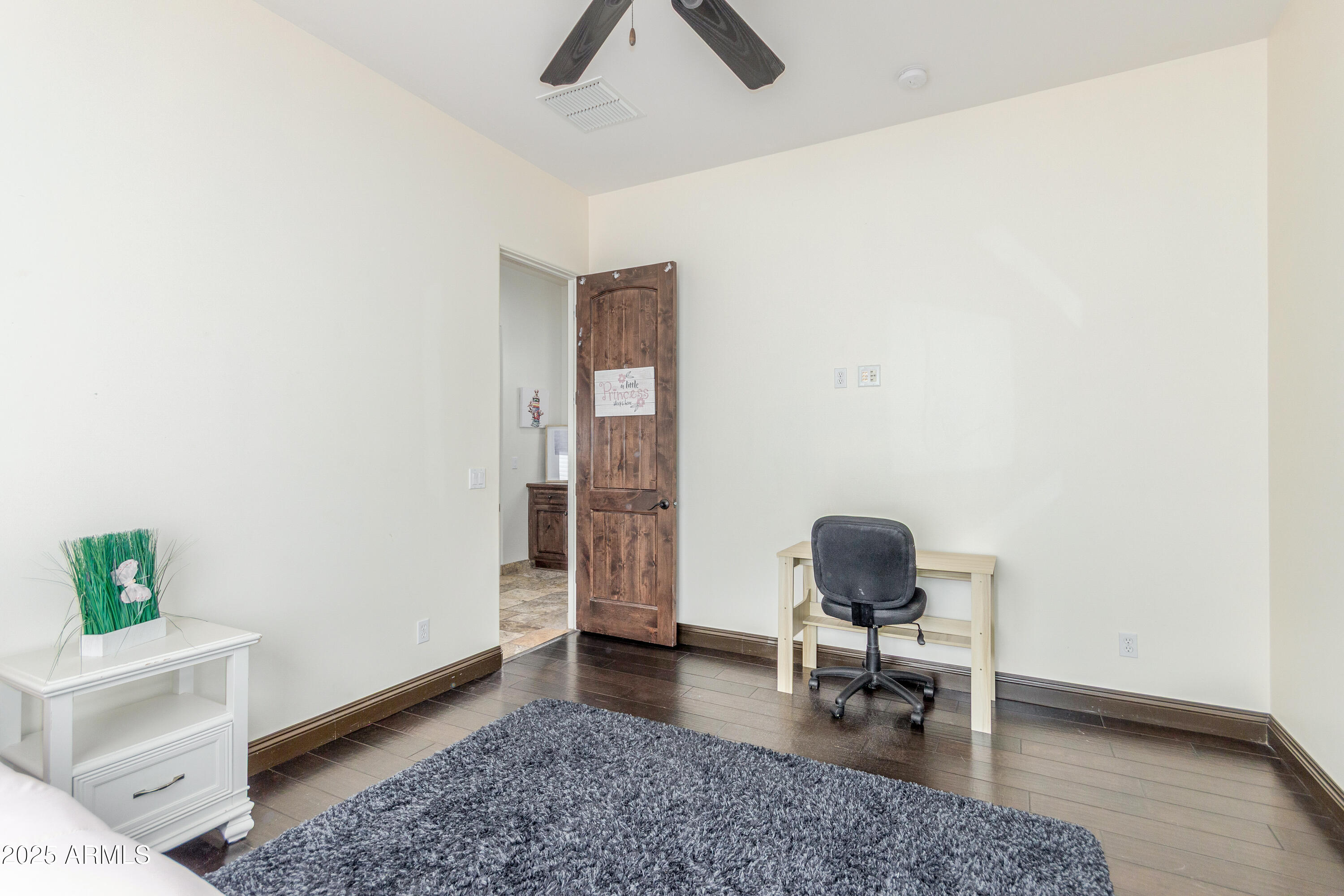 5415 E HALLIHAN Drive