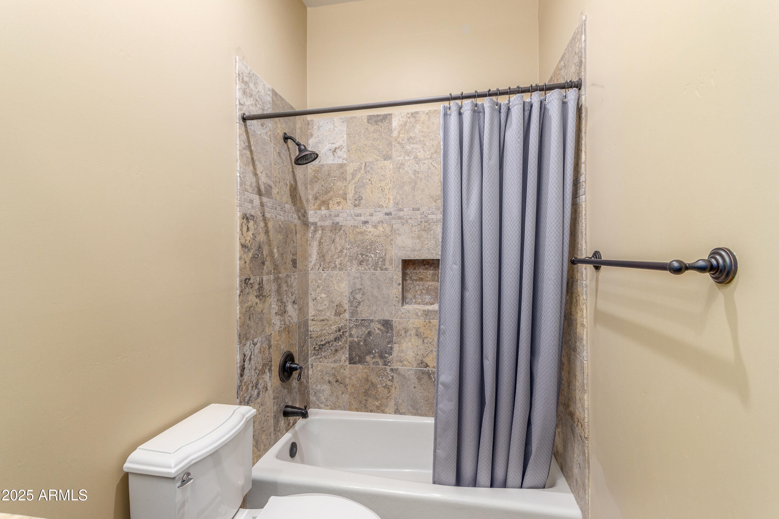 5415 E HALLIHAN Drive