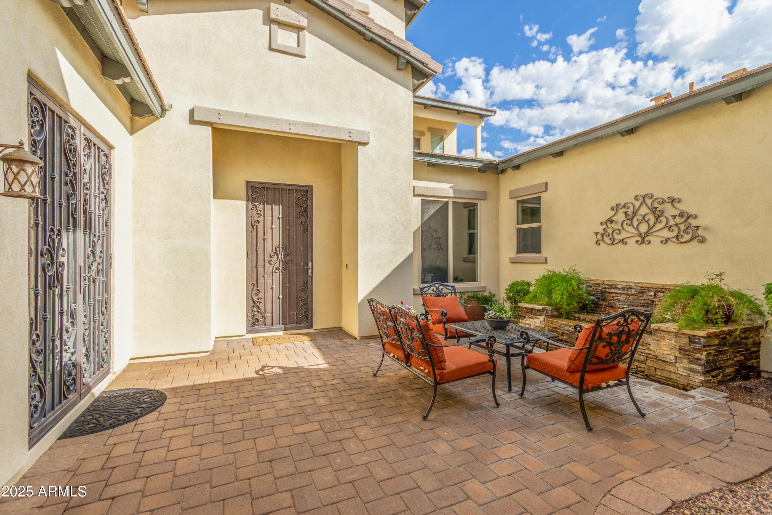 5415 E HALLIHAN Drive