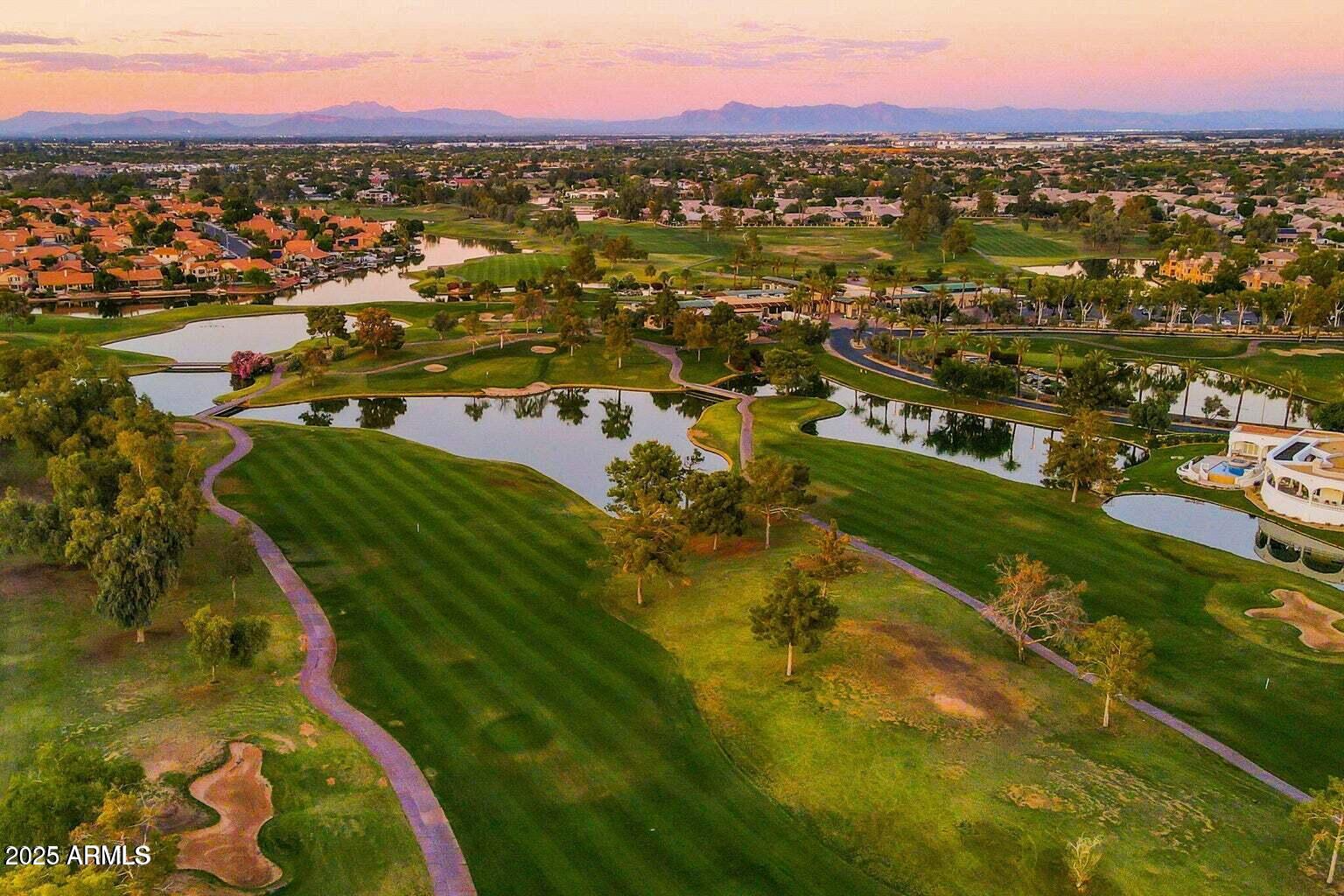 1222 W HONEYSUCKLE Lane