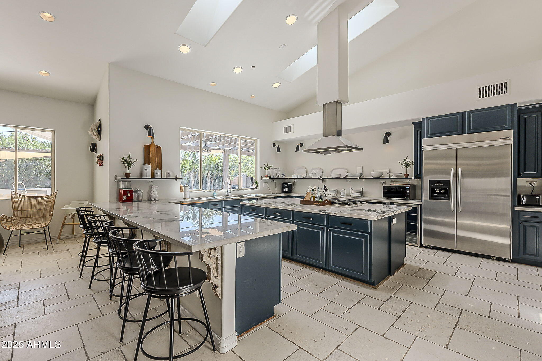 225 W ORCHID Lane, Phoenix