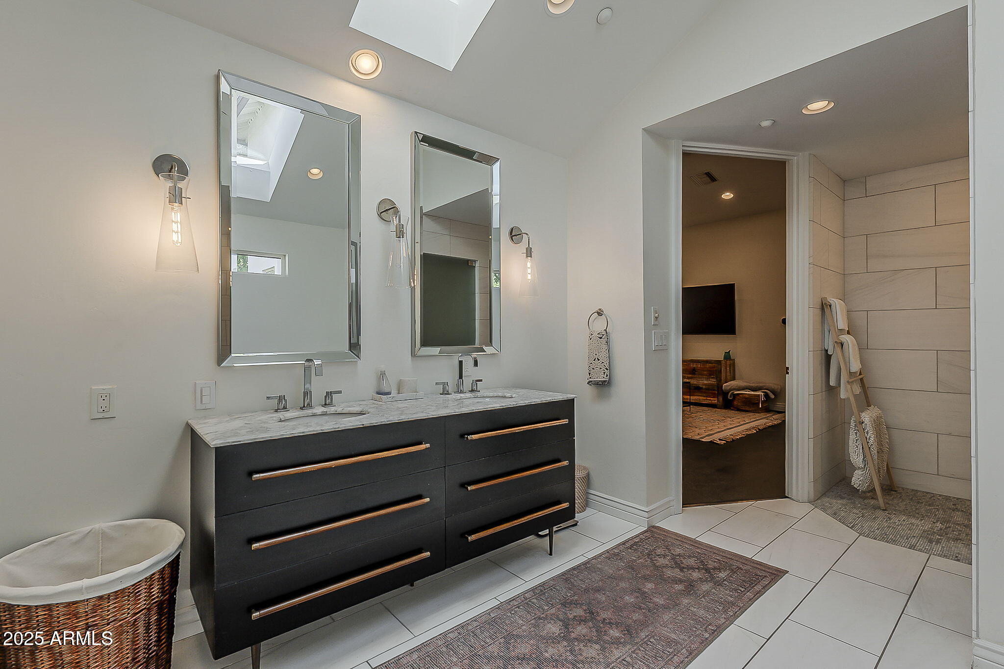 225 W ORCHID Lane, Phoenix