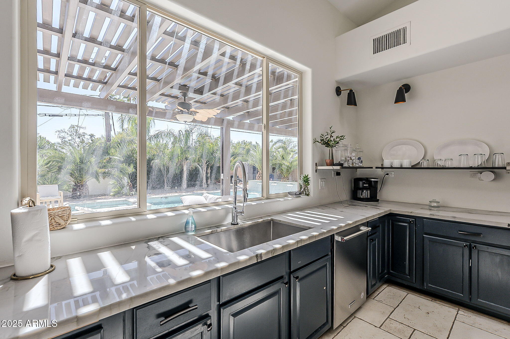 225 W ORCHID Lane, Phoenix