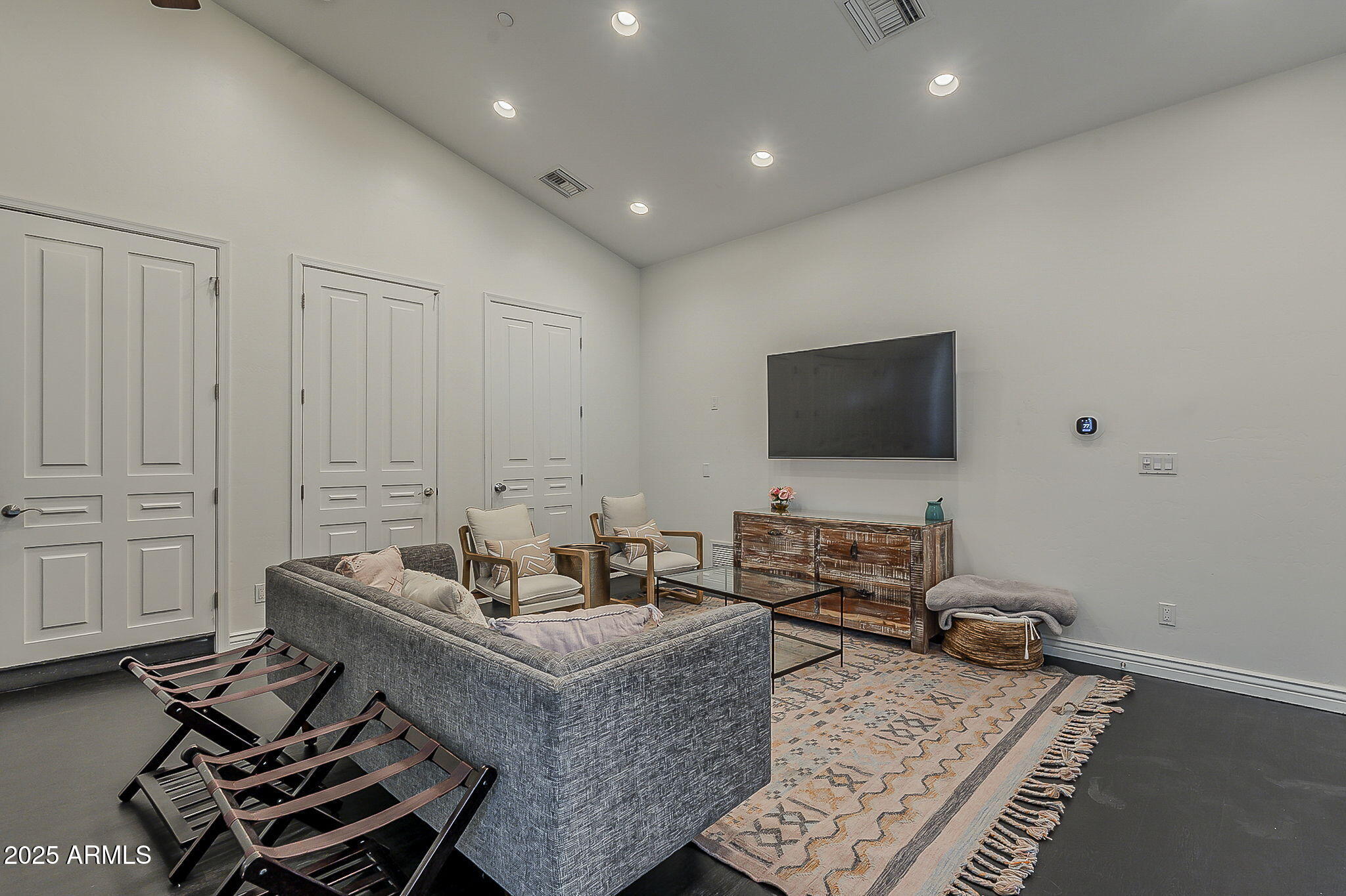 225 W ORCHID Lane, Phoenix