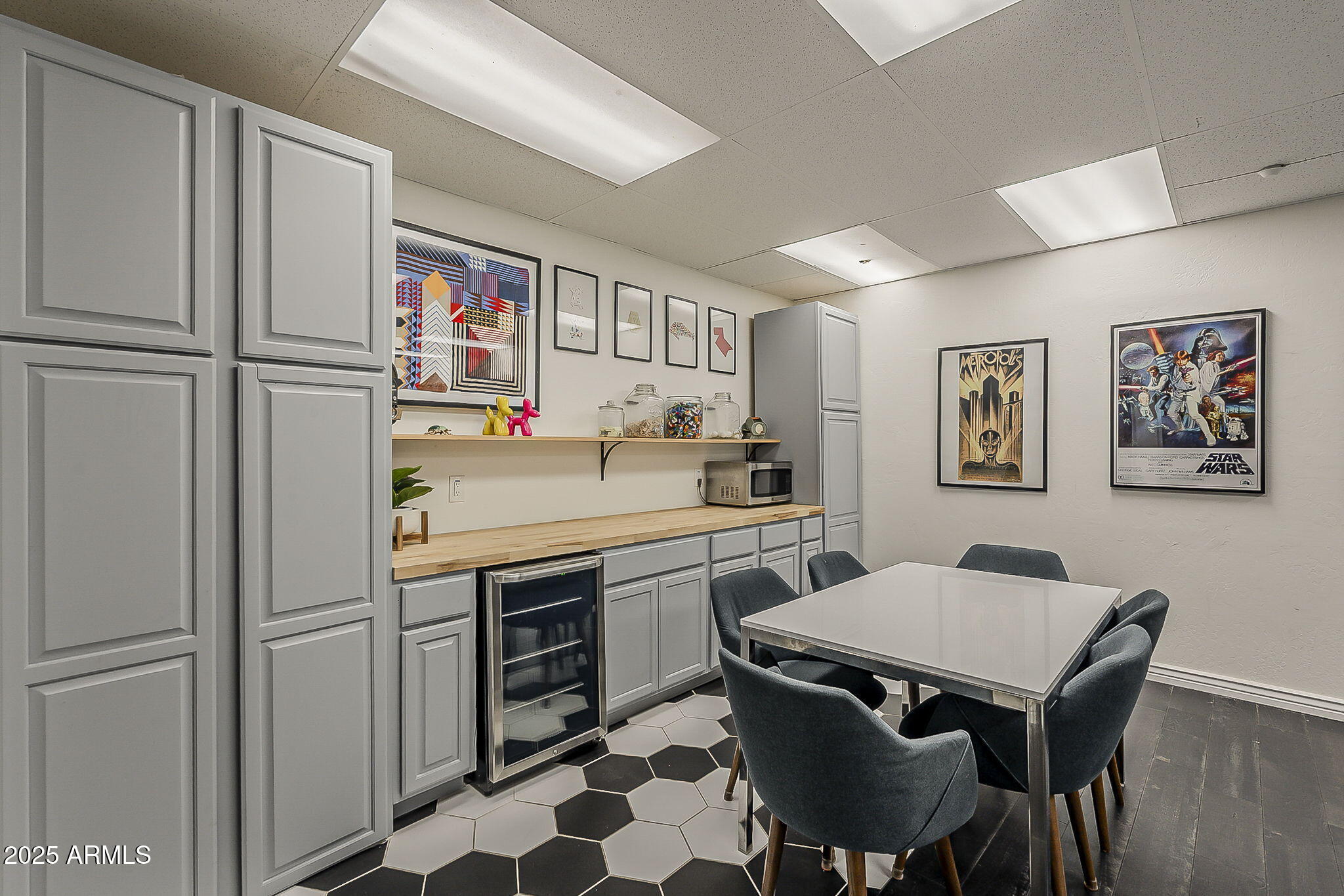 225 W ORCHID Lane, Phoenix