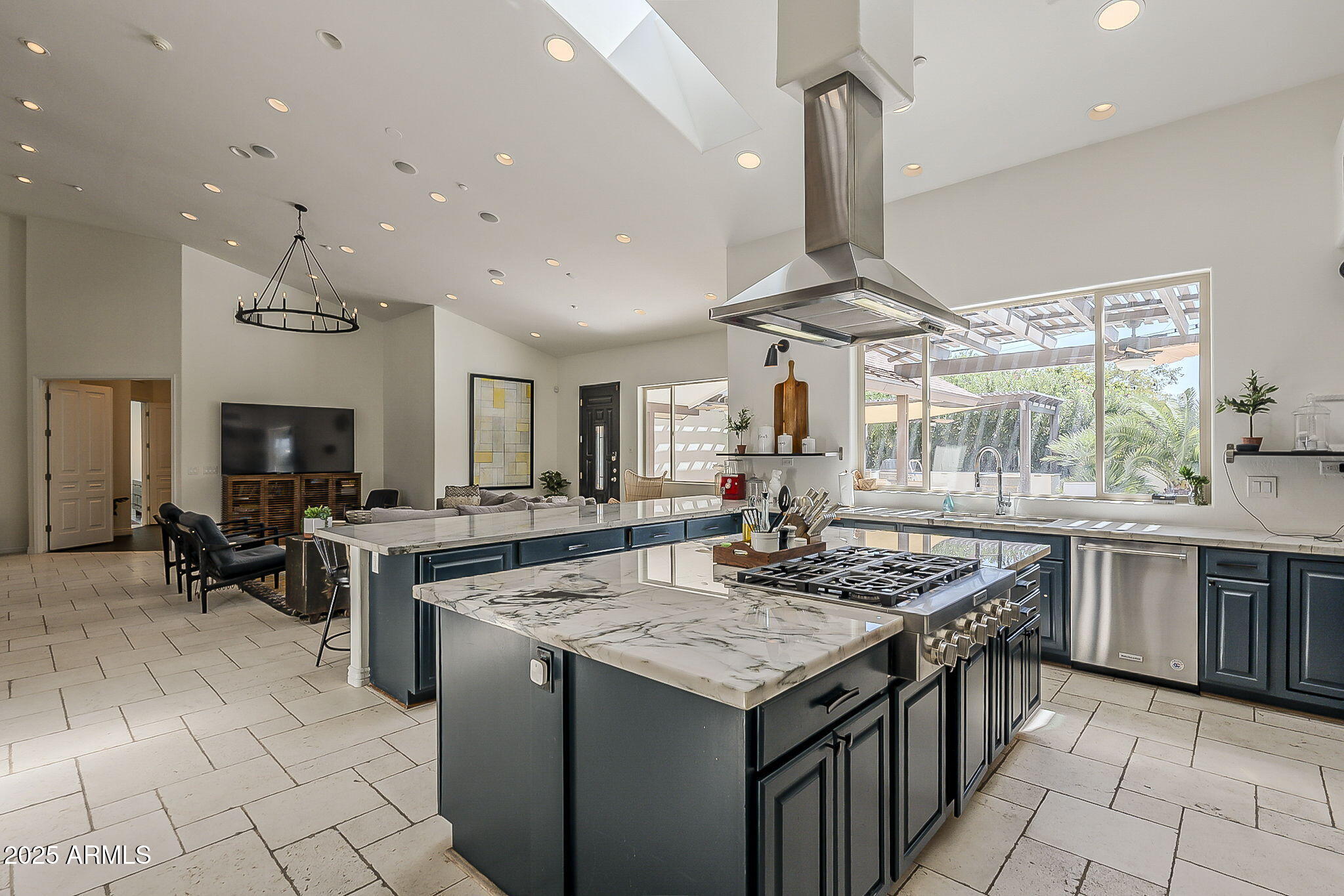 225 W ORCHID Lane, Phoenix