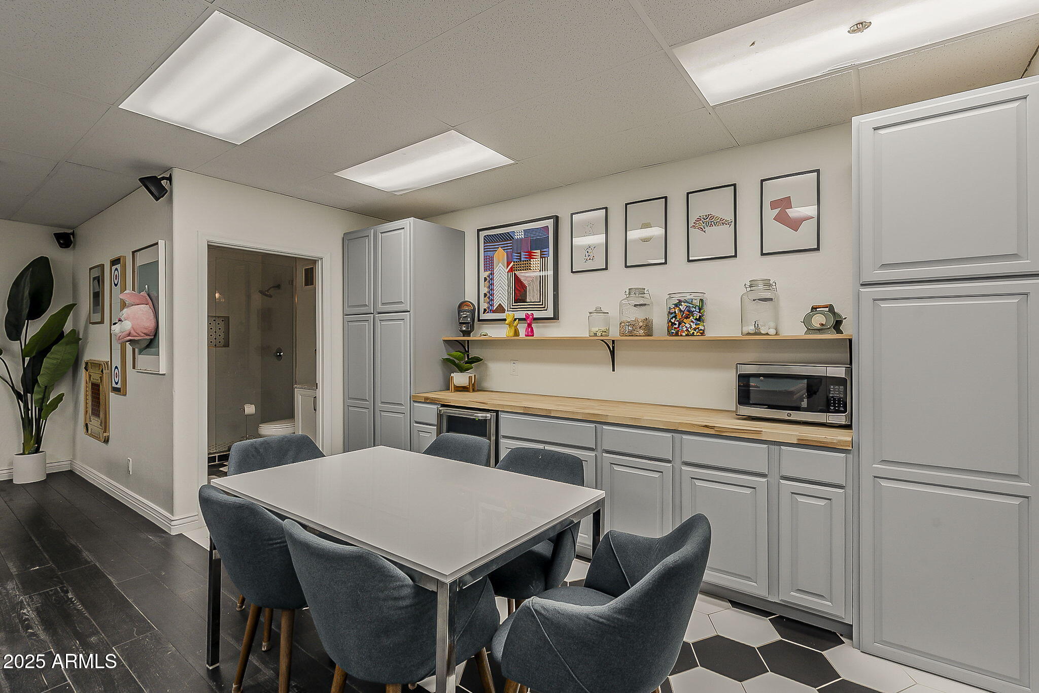 225 W ORCHID Lane, Phoenix